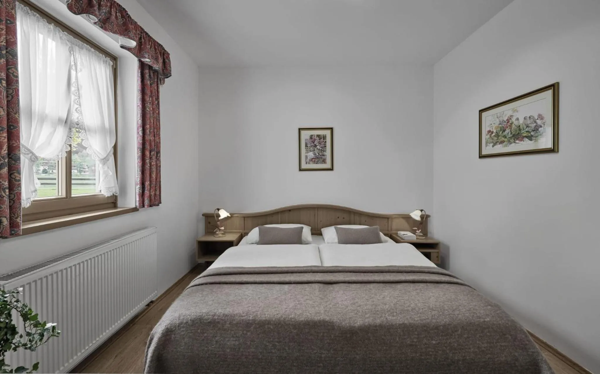 Photo of the whole room, Bed in Lisi Family Hotel