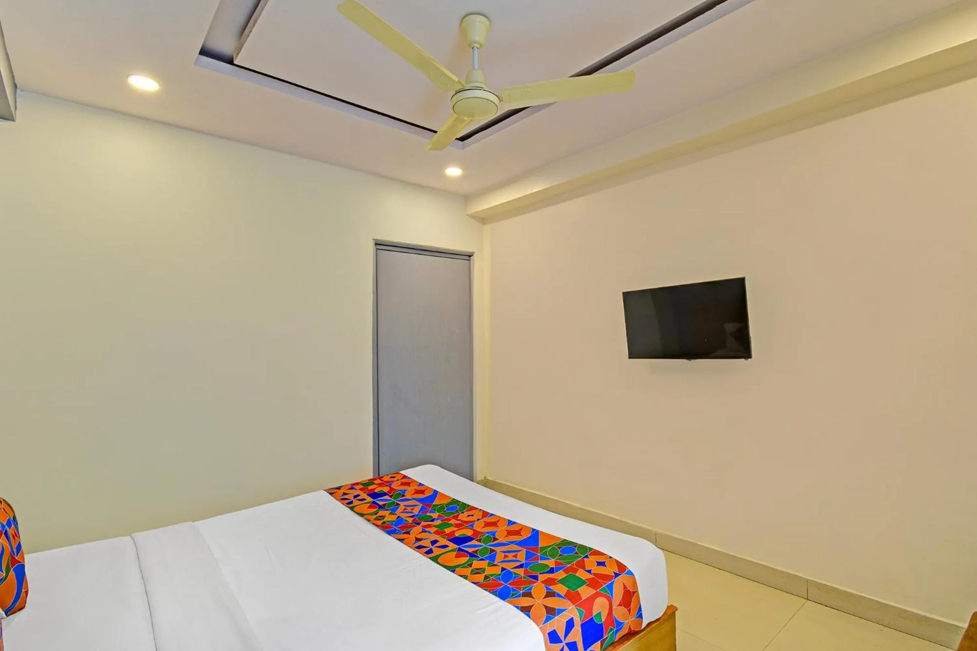 Bed in FabHotel White Ridge LB Nagar
