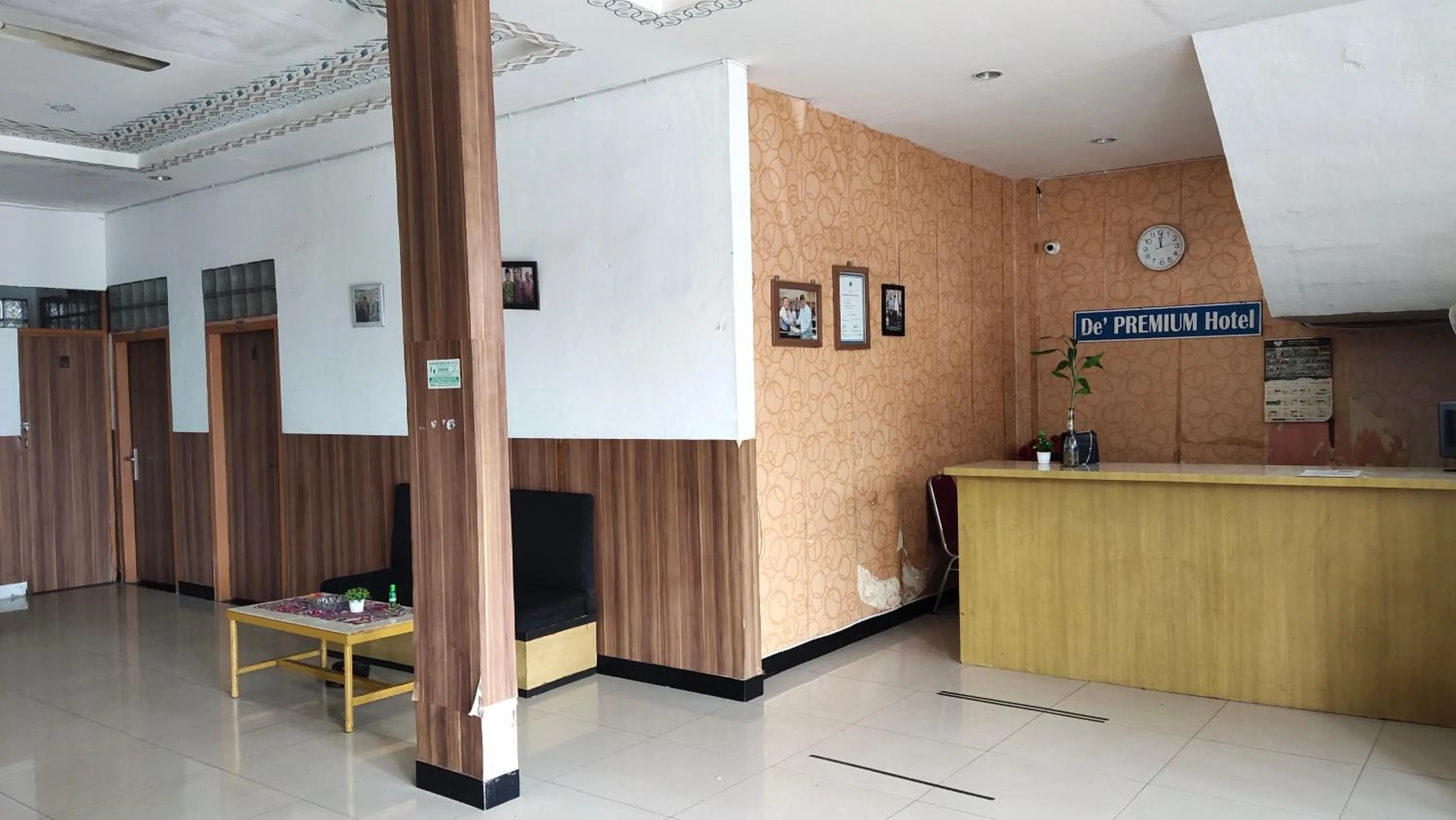 Lobby or reception in De' Premium Hotel Musi Raya