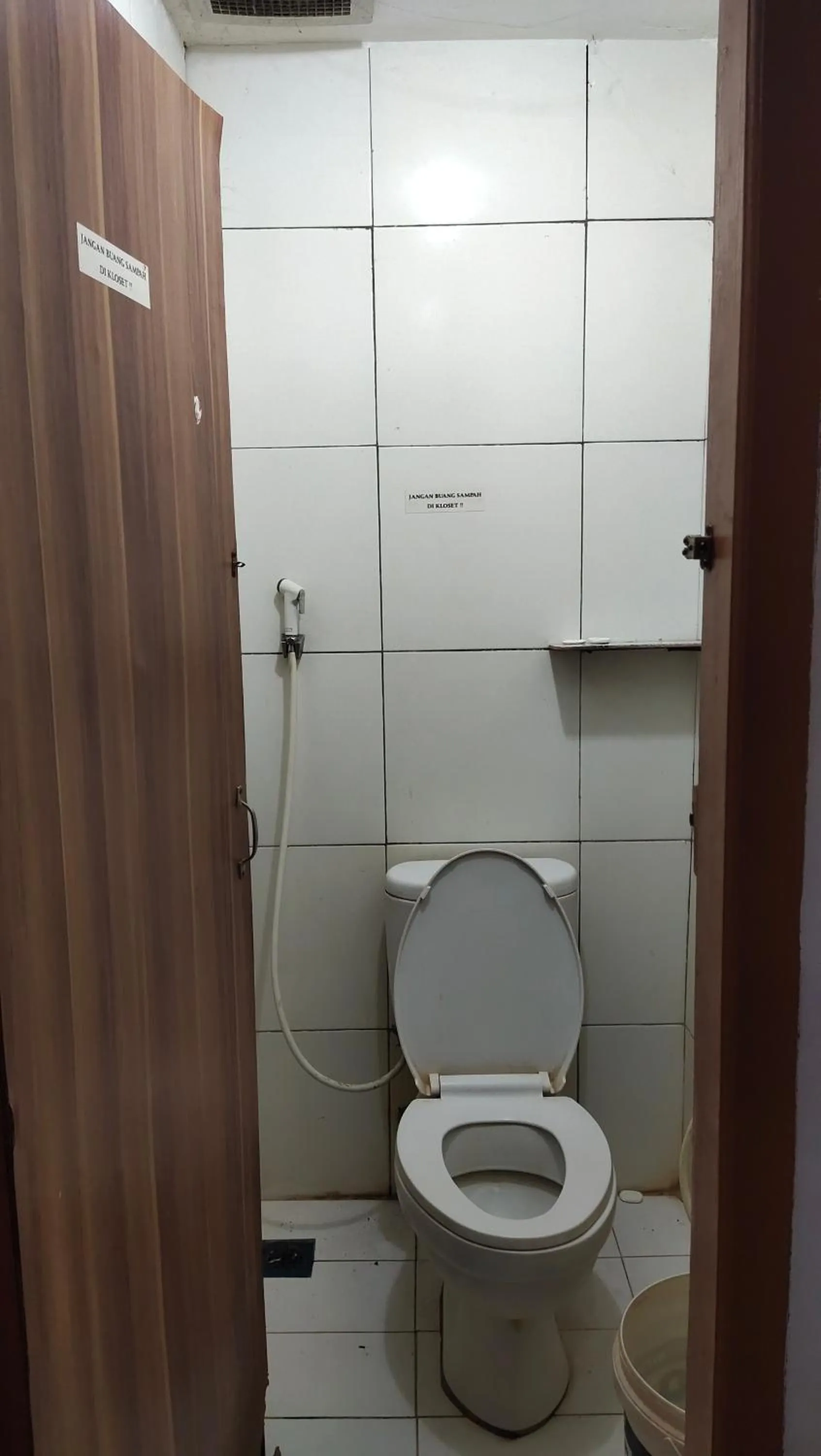 Bathroom in De' Premium Hotel Musi Raya