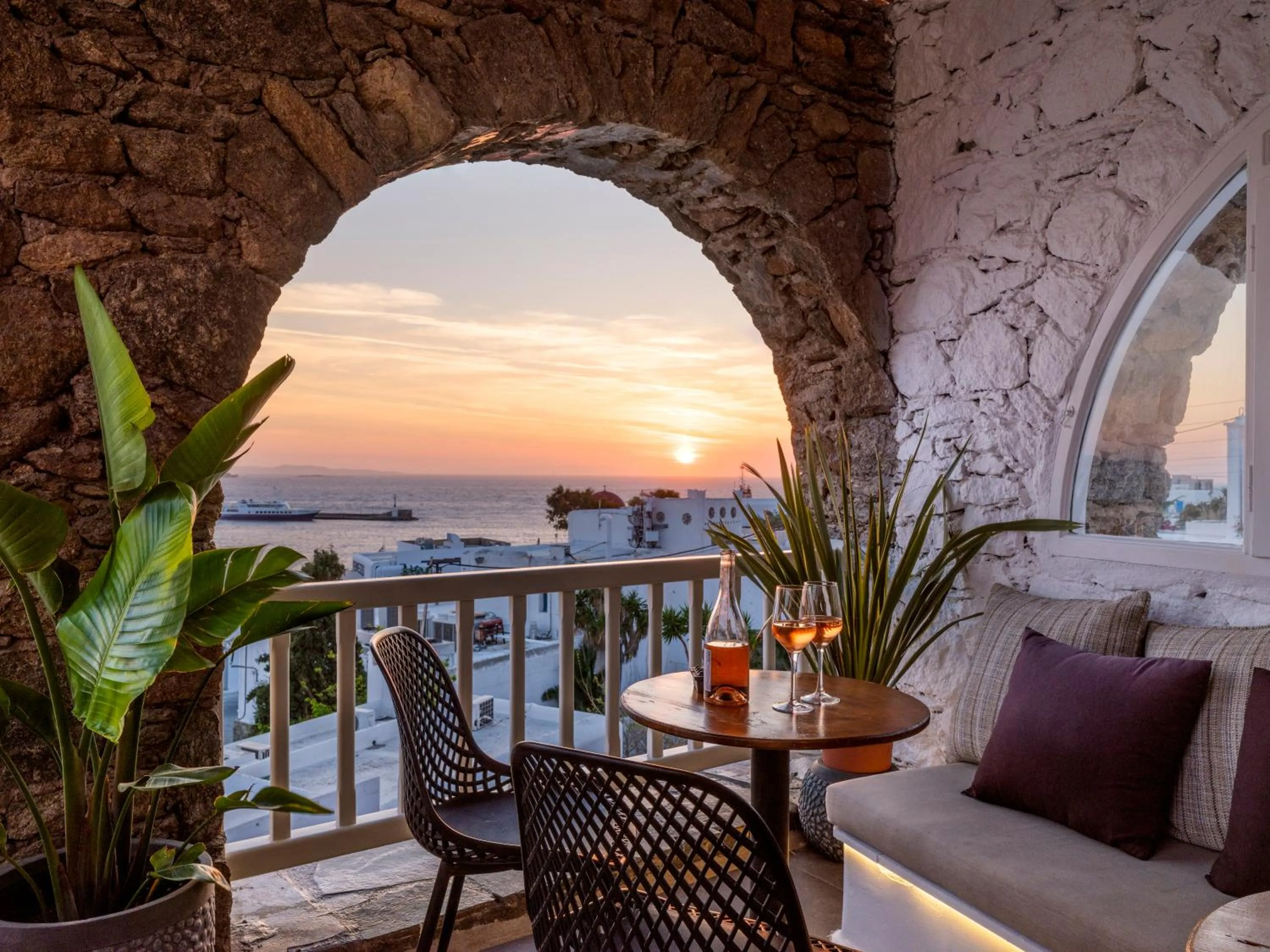 Patio in Yalos Hotel Sunset view Mykonos town private rooms