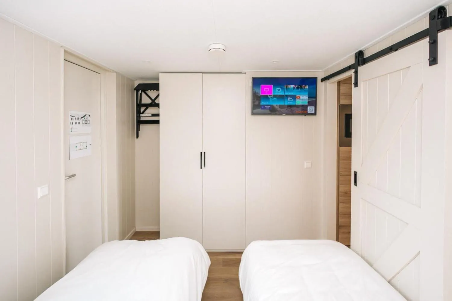 TV and multimedia, Bed in Thalassa Beach Houses