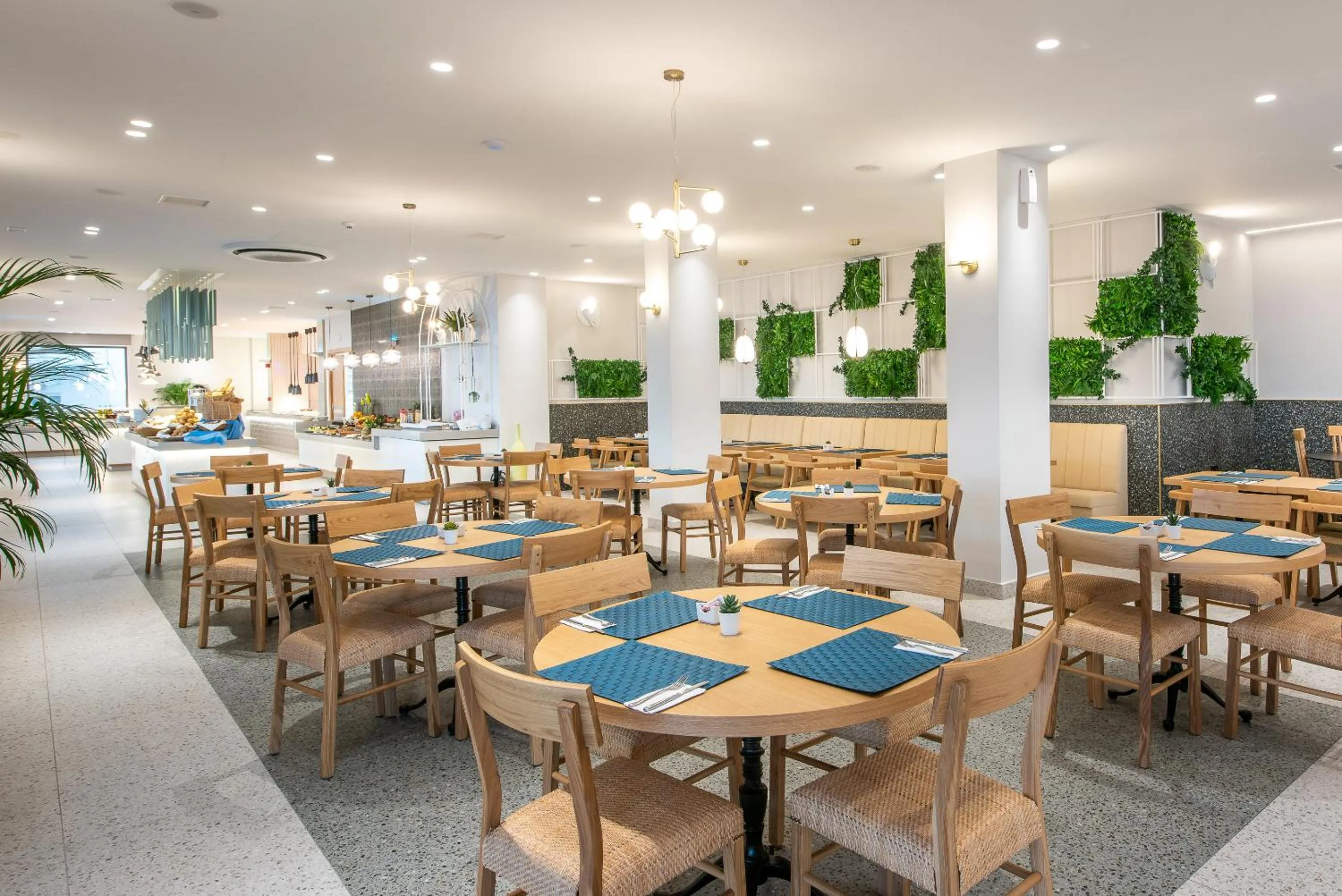 Restaurant/places to eat in Caldera Village