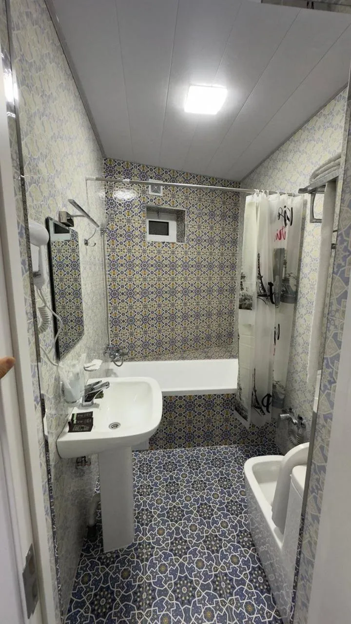 Shower in IZUMRUD PALACE