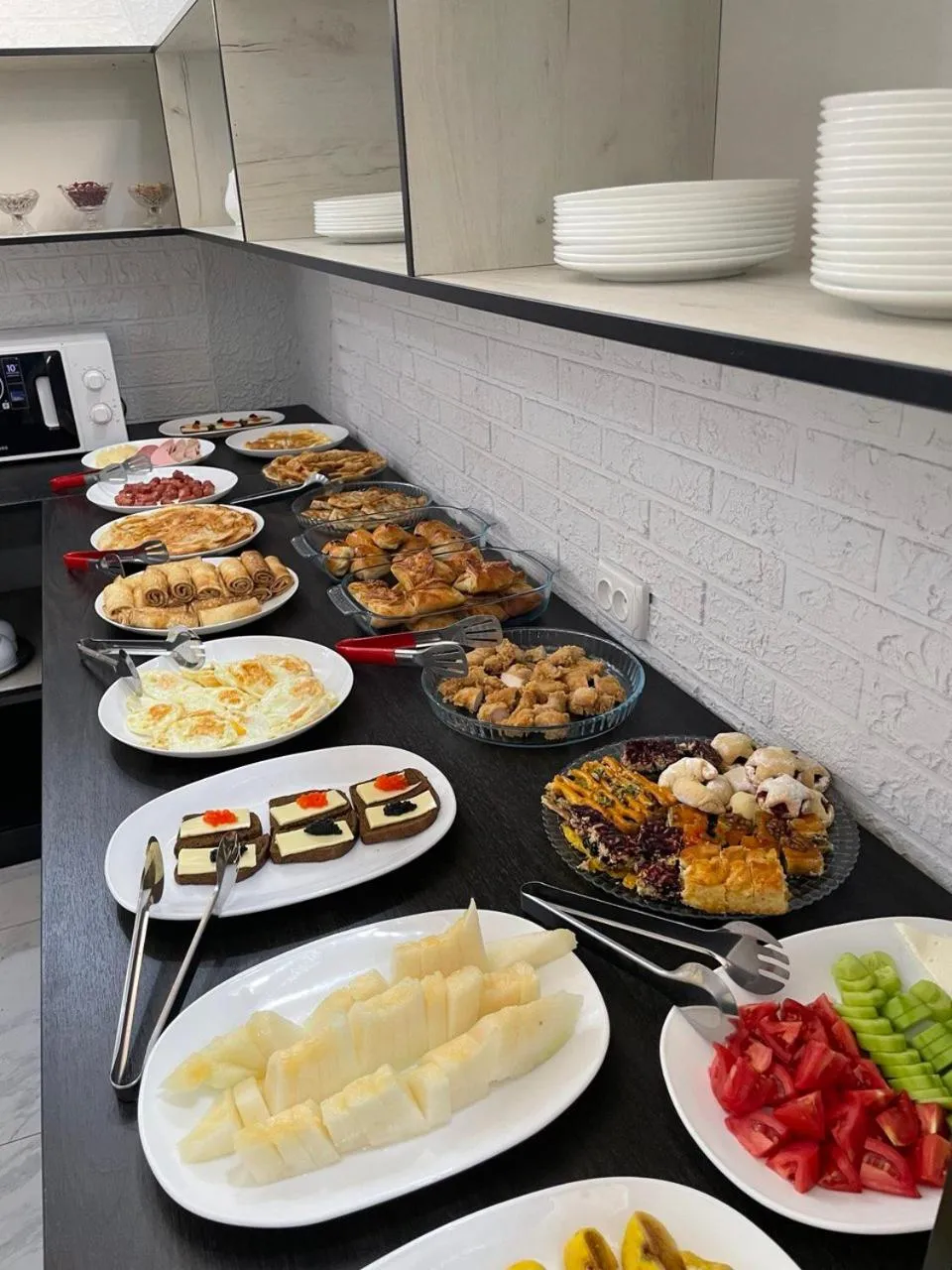 Food in IZUMRUD PALACE