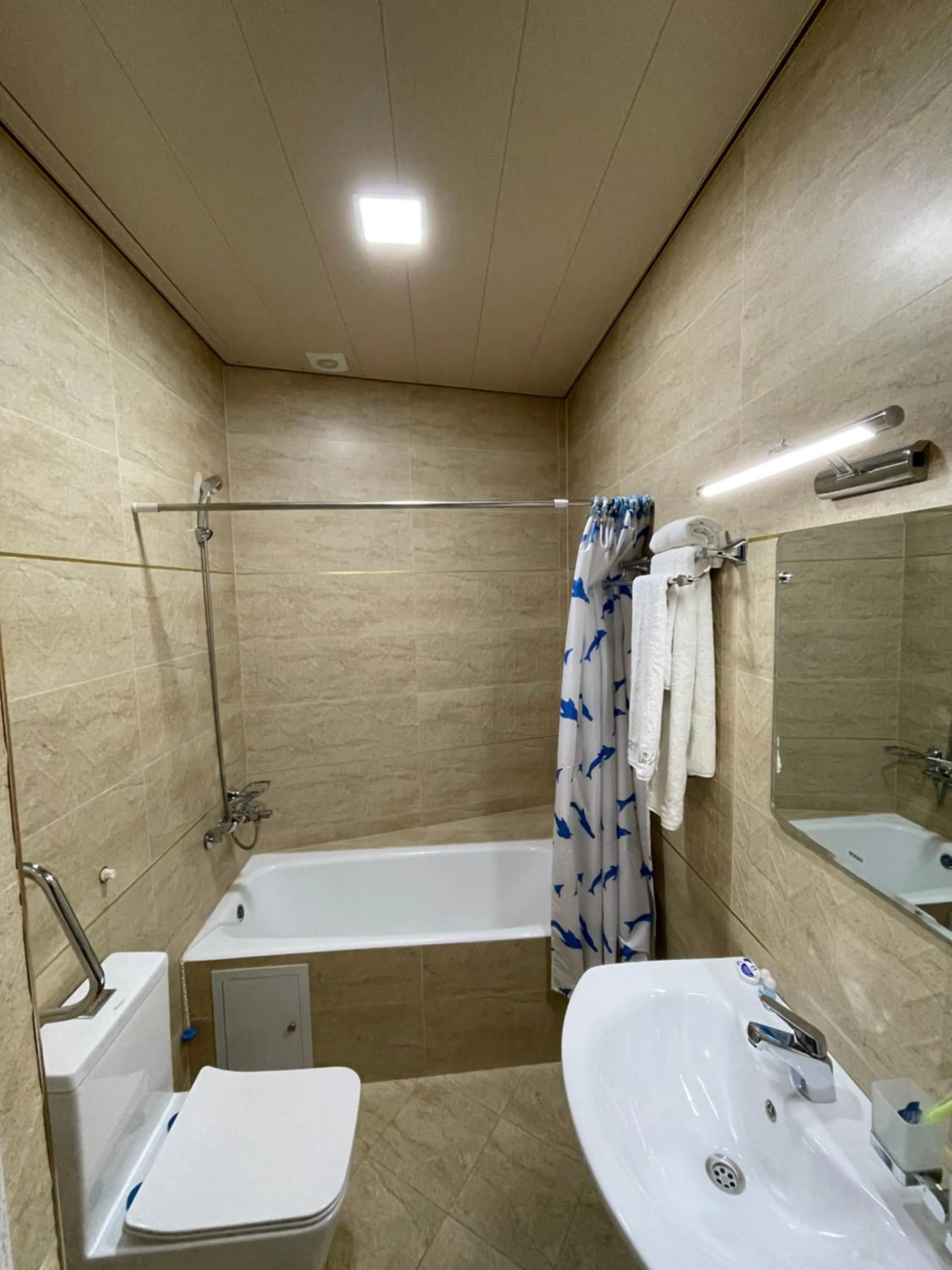 Shower in IZUMRUD PALACE