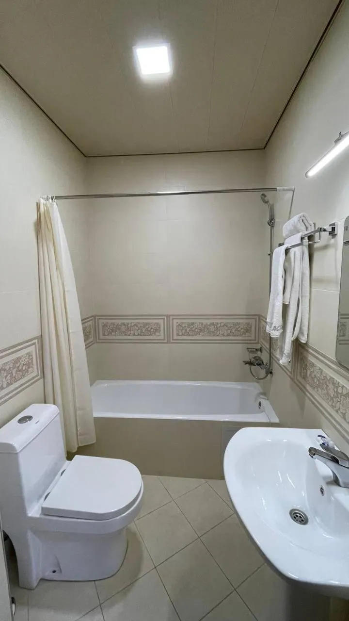 Shower in IZUMRUD PALACE