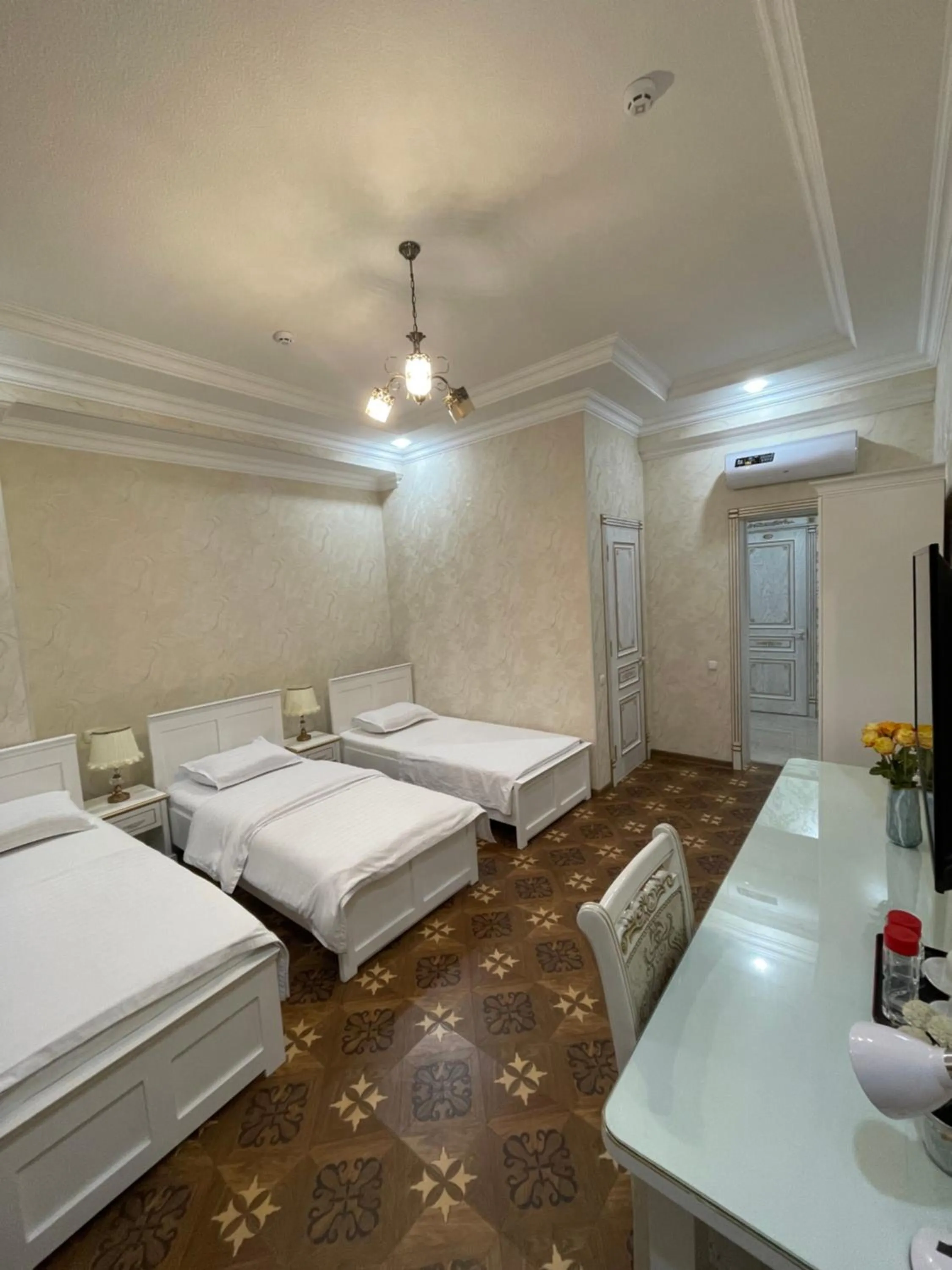 Photo of the whole room, Bed in IZUMRUD PALACE