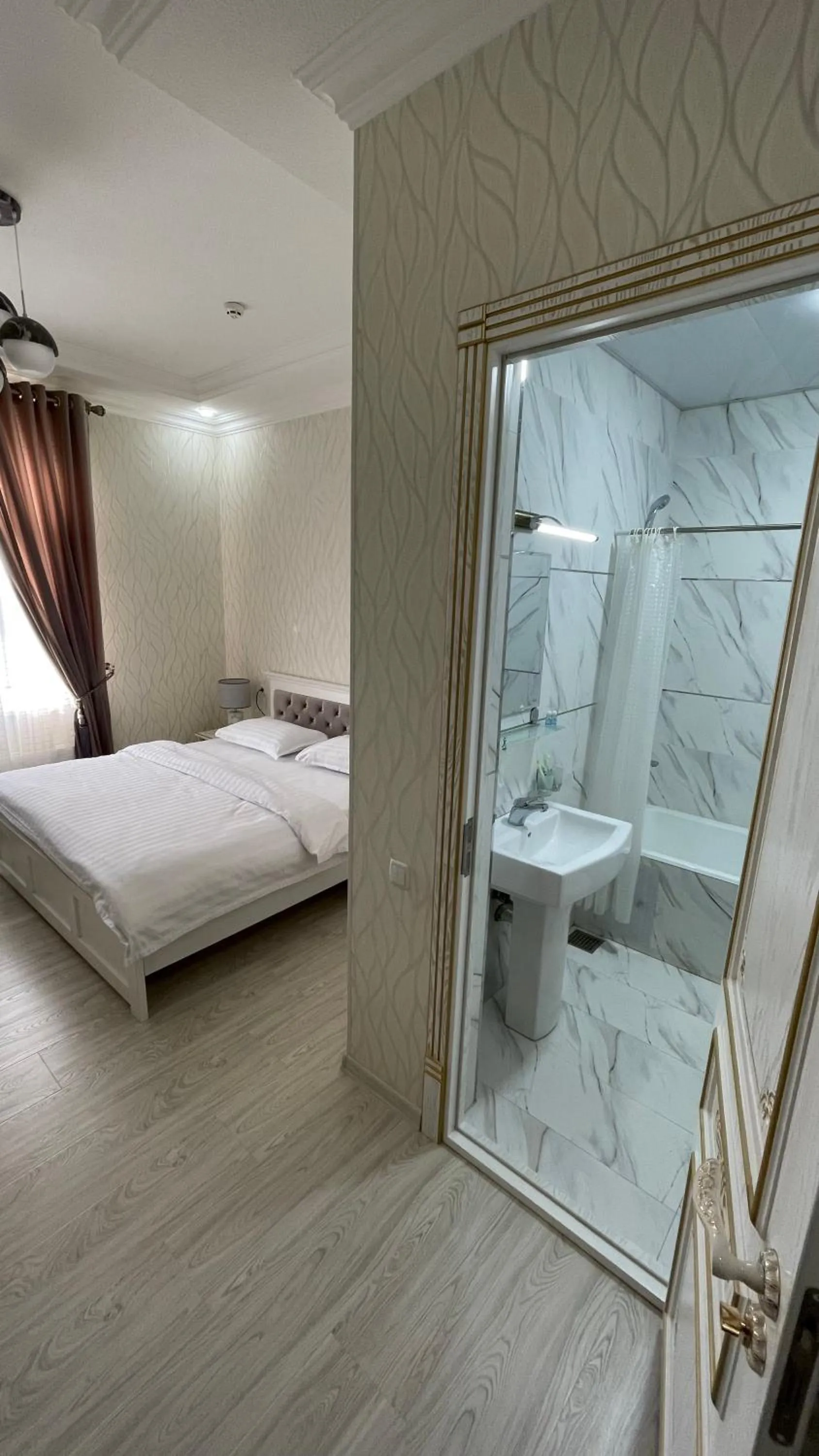 Bathroom, Bed in IZUMRUD PALACE