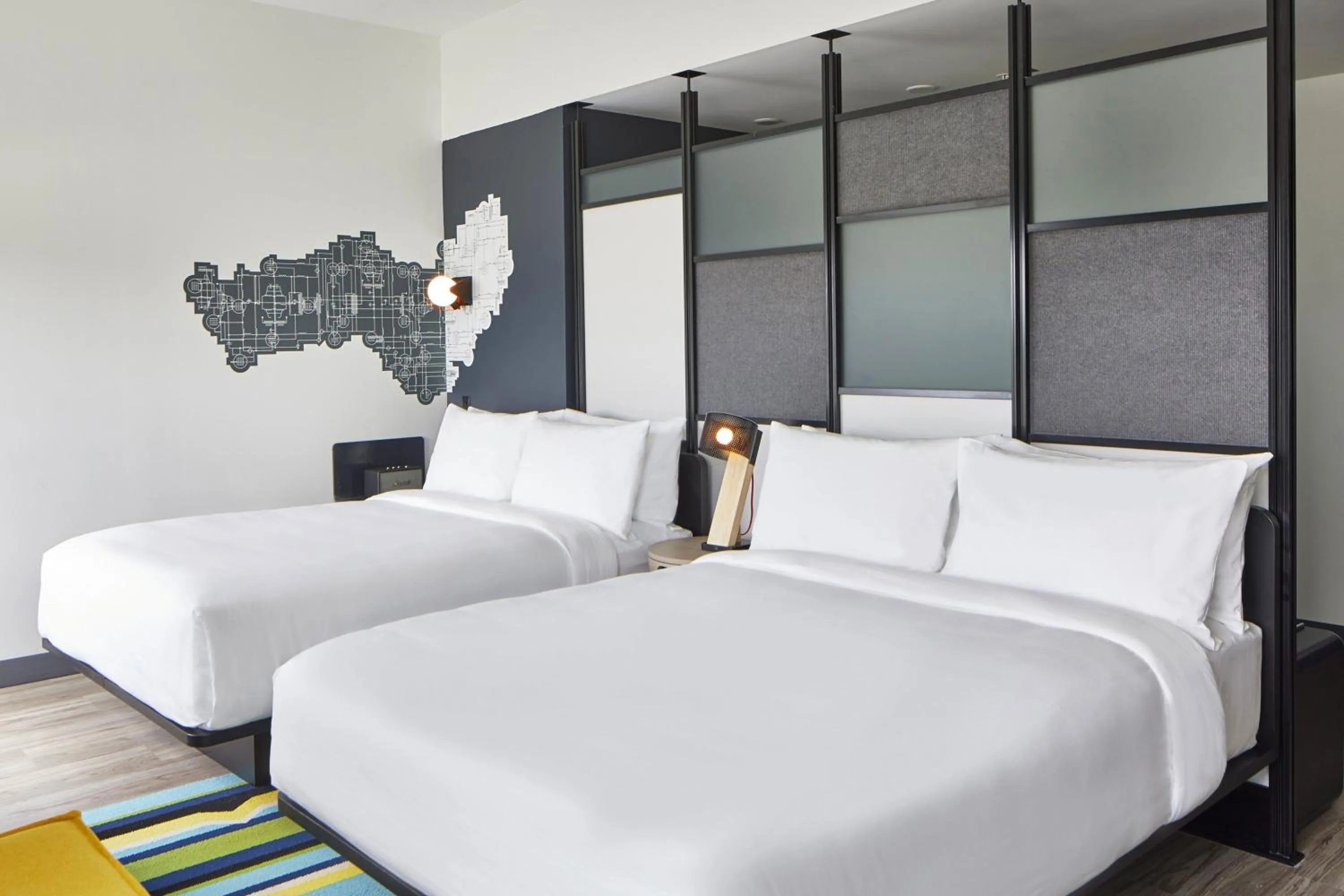 Photo of the whole room, Bed in Aloft Chattanooga Hamilton Place