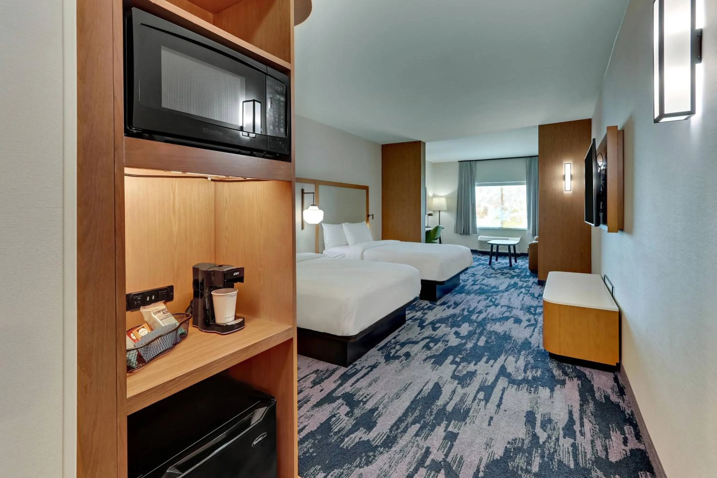 Photo of the whole room, Bed in Fairfield Inn & Suites by Marriott Dallas Love Field