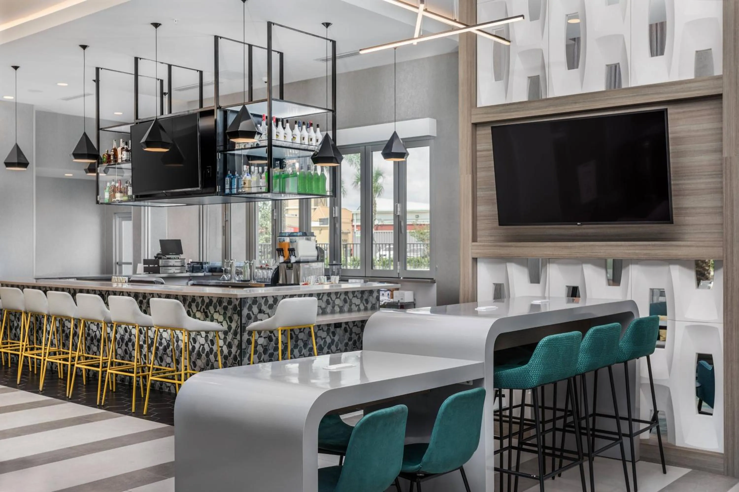 Lounge or bar in TownePlace Suites By Marriott Orlando Southwest Near Universal