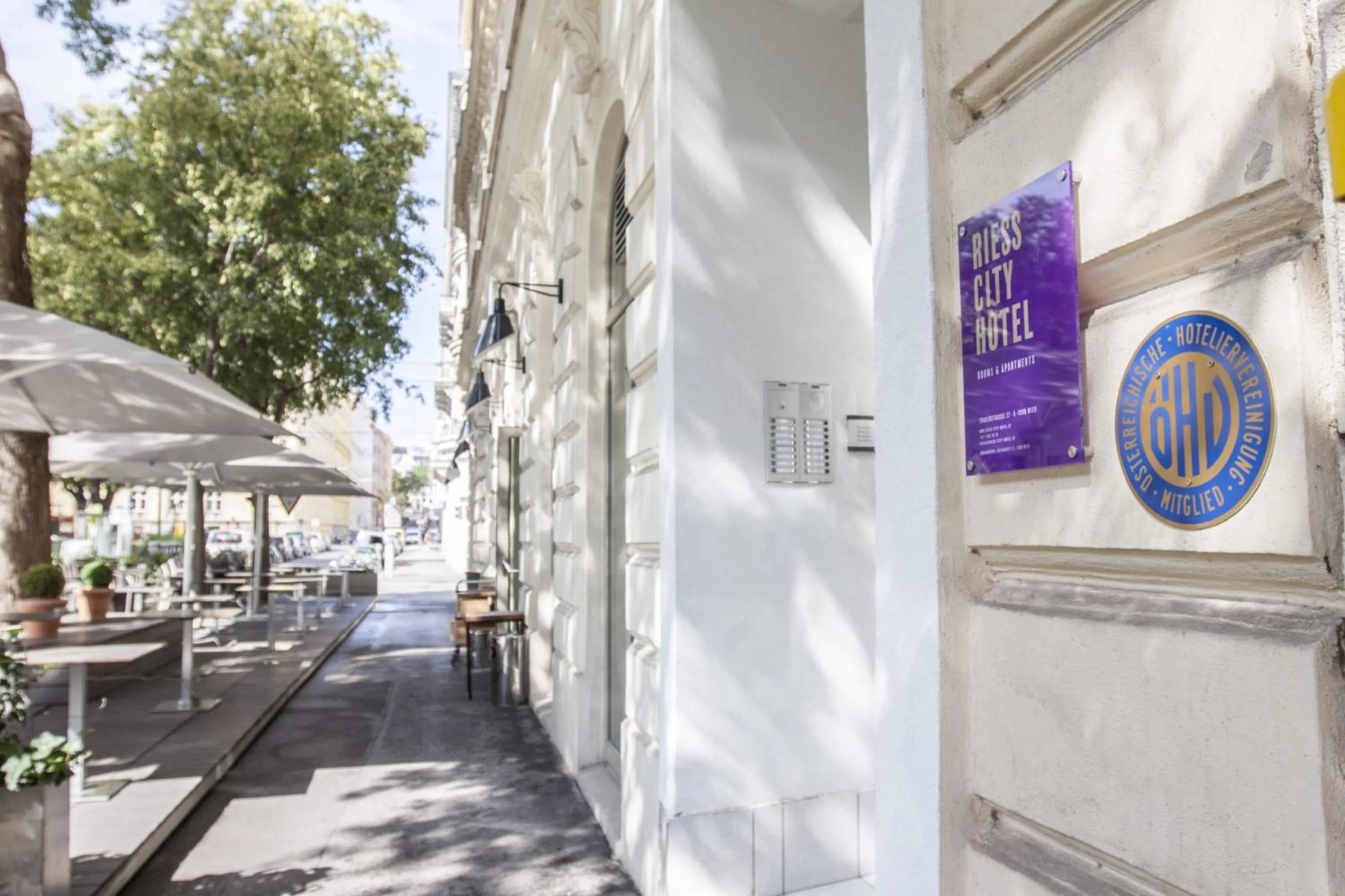 Property building in Riess City Rooms - Self Check-in