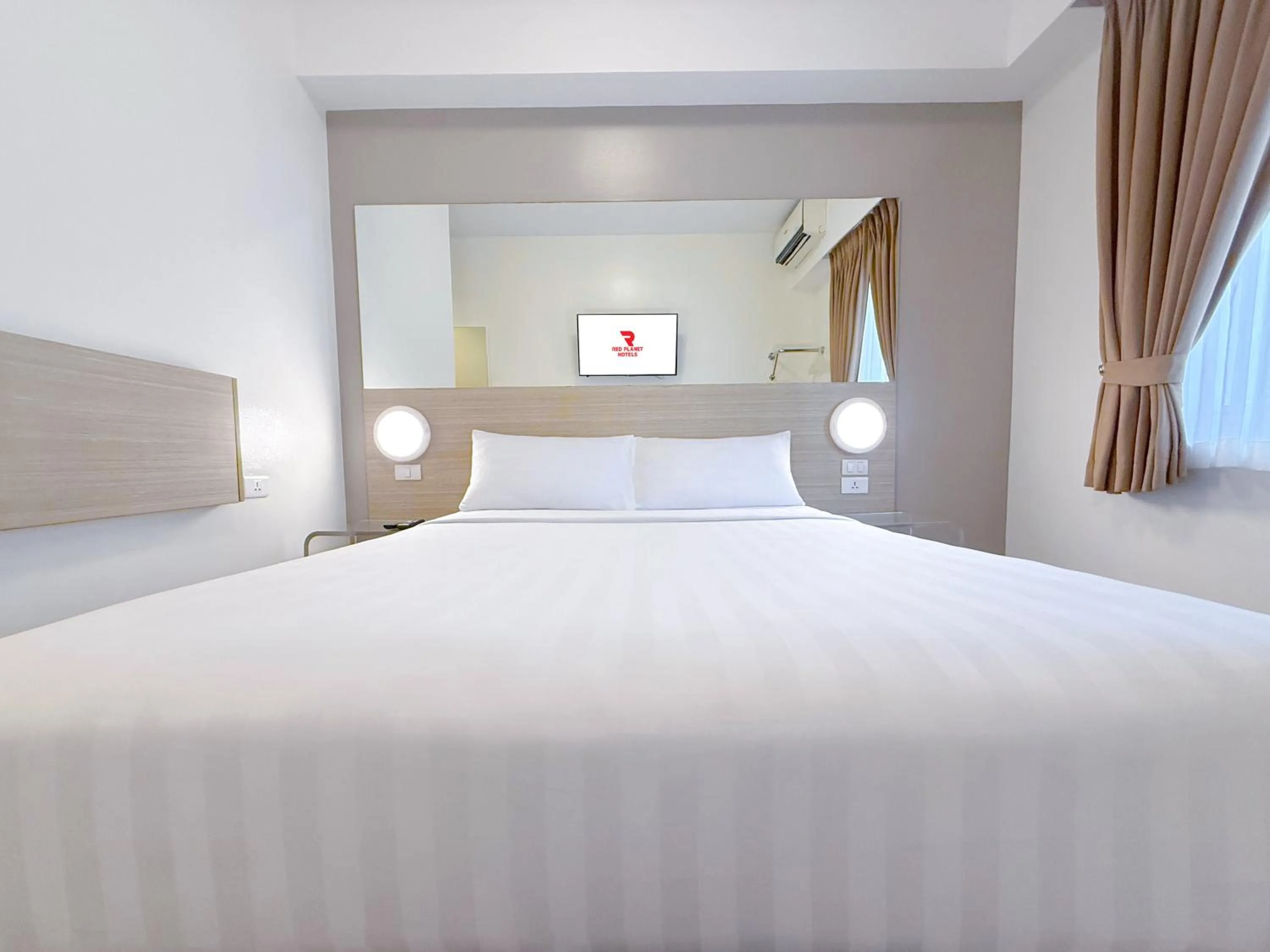 Bed in Red Planet Quezon City Timog