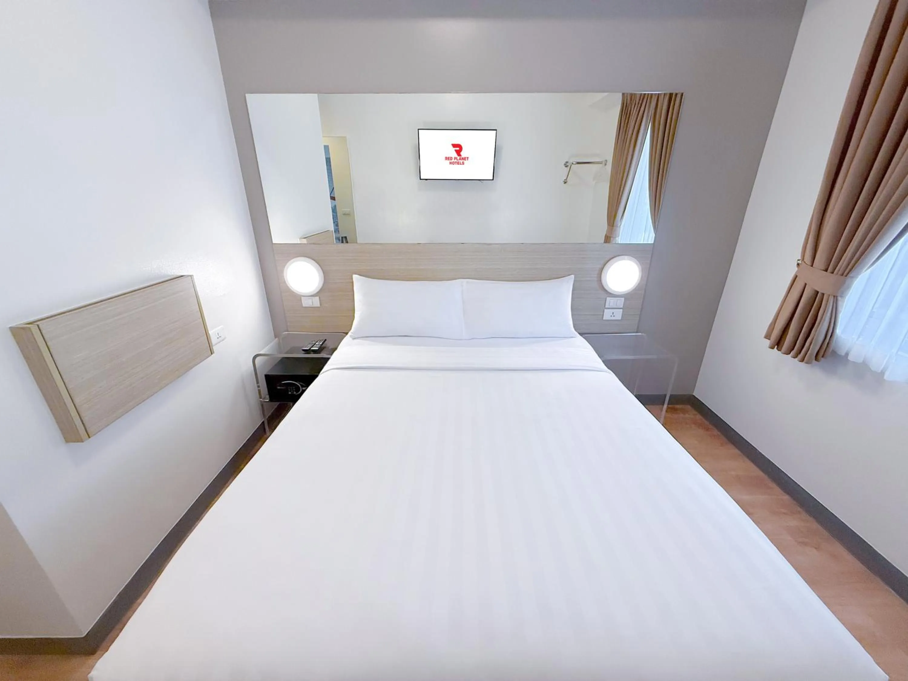 Bed in Red Planet Quezon City Timog