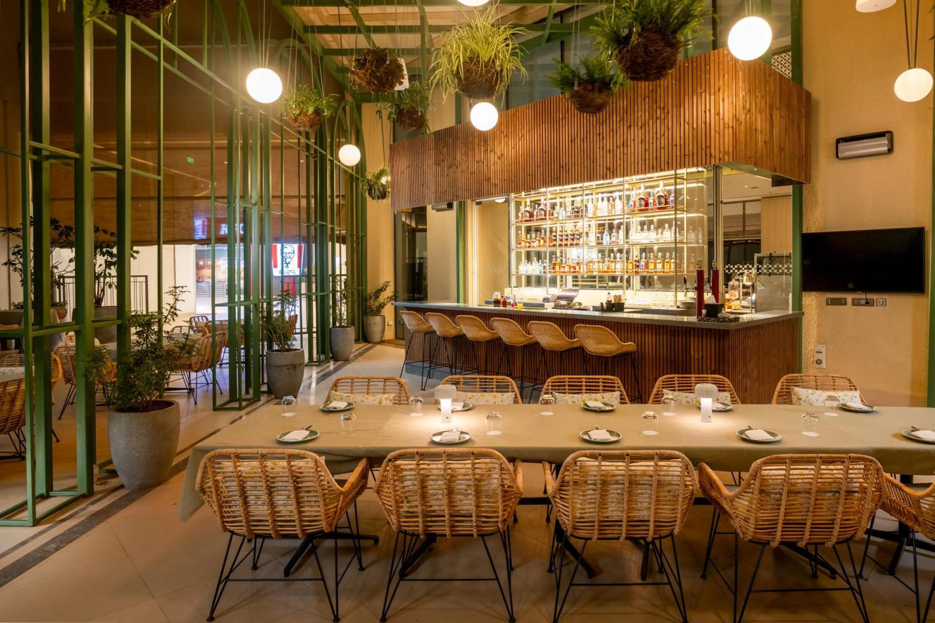 Restaurant/places to eat in The Leela Bhartiya City Bengaluru