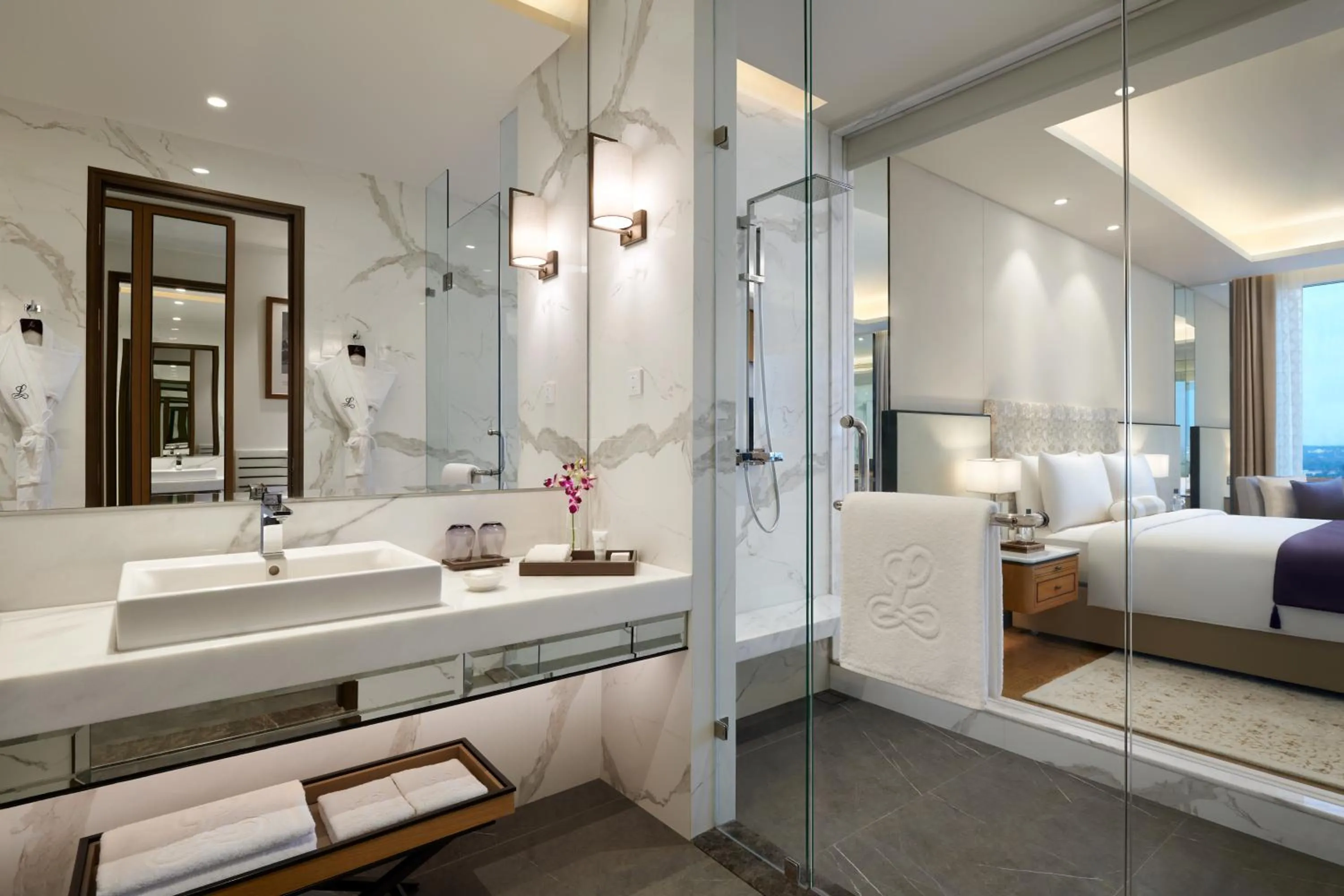 Bathroom, Bed in The Leela Bhartiya City Bengaluru