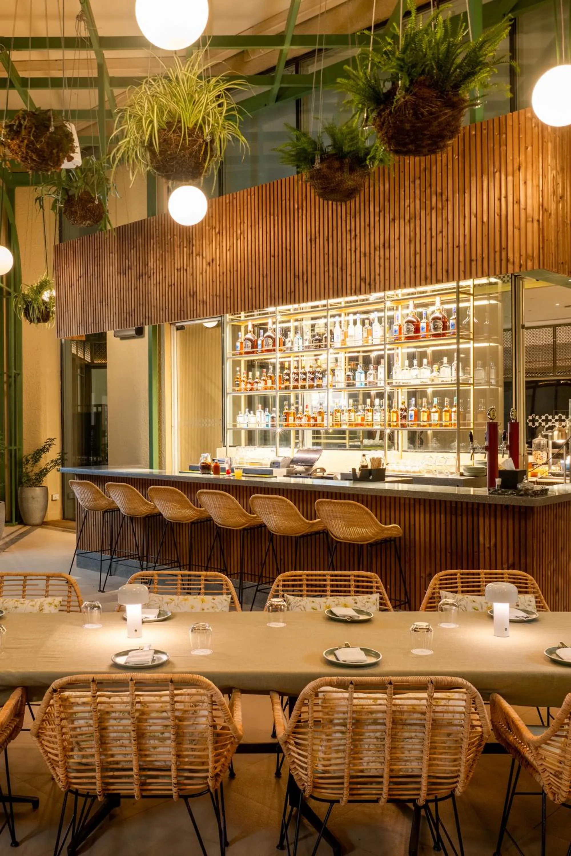 Restaurant/places to eat in The Leela Bhartiya City Bengaluru