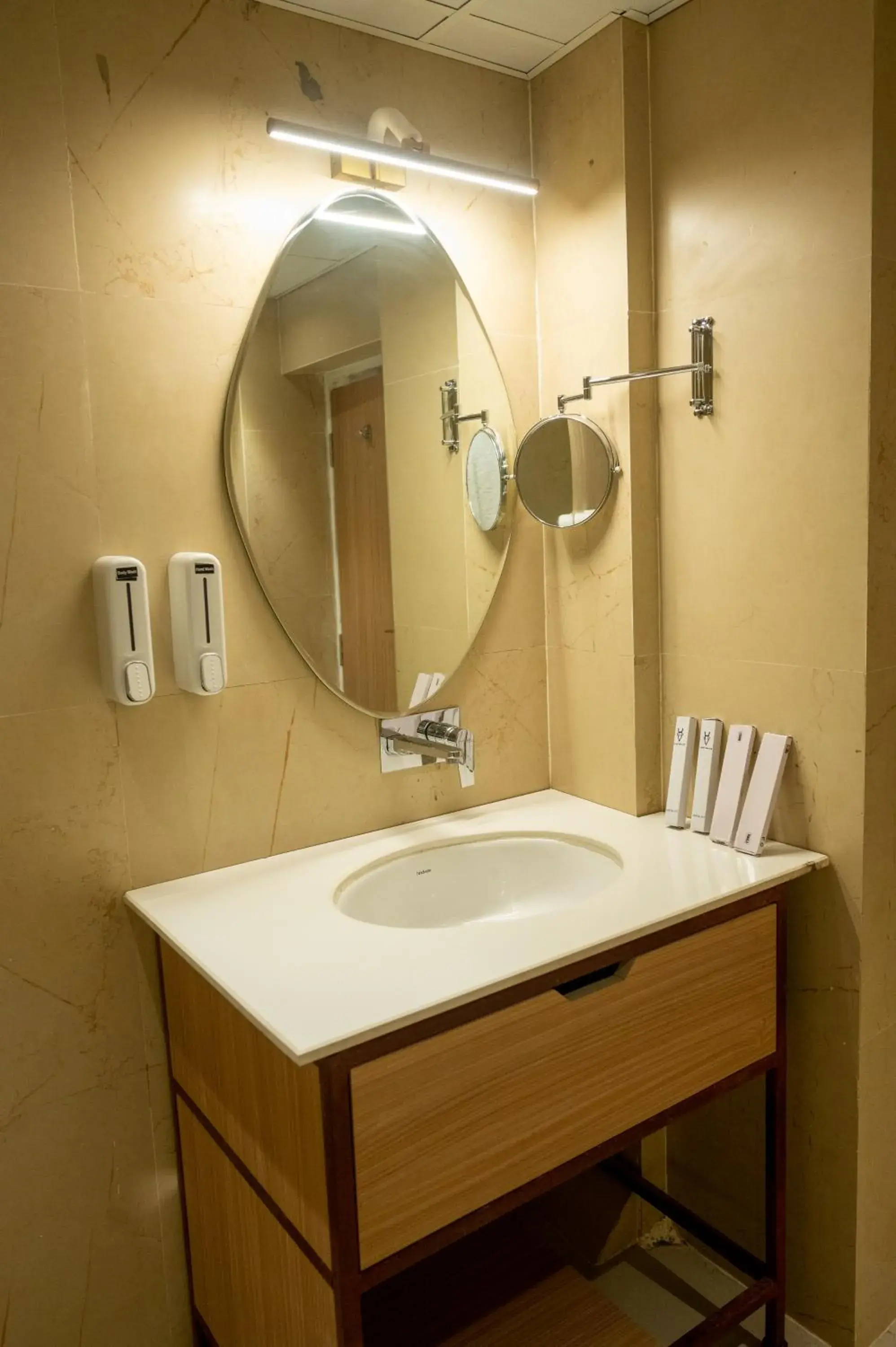 King Room in HOTEL VARUNA King Room in HOTEL VARUNA