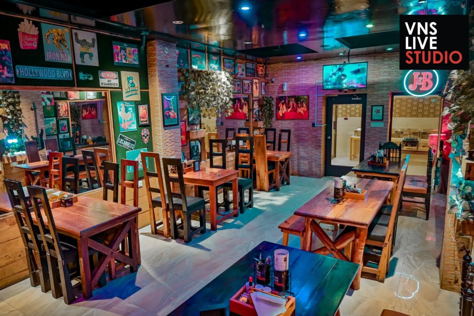 Restaurant/places to eat in HOTEL VARUNA