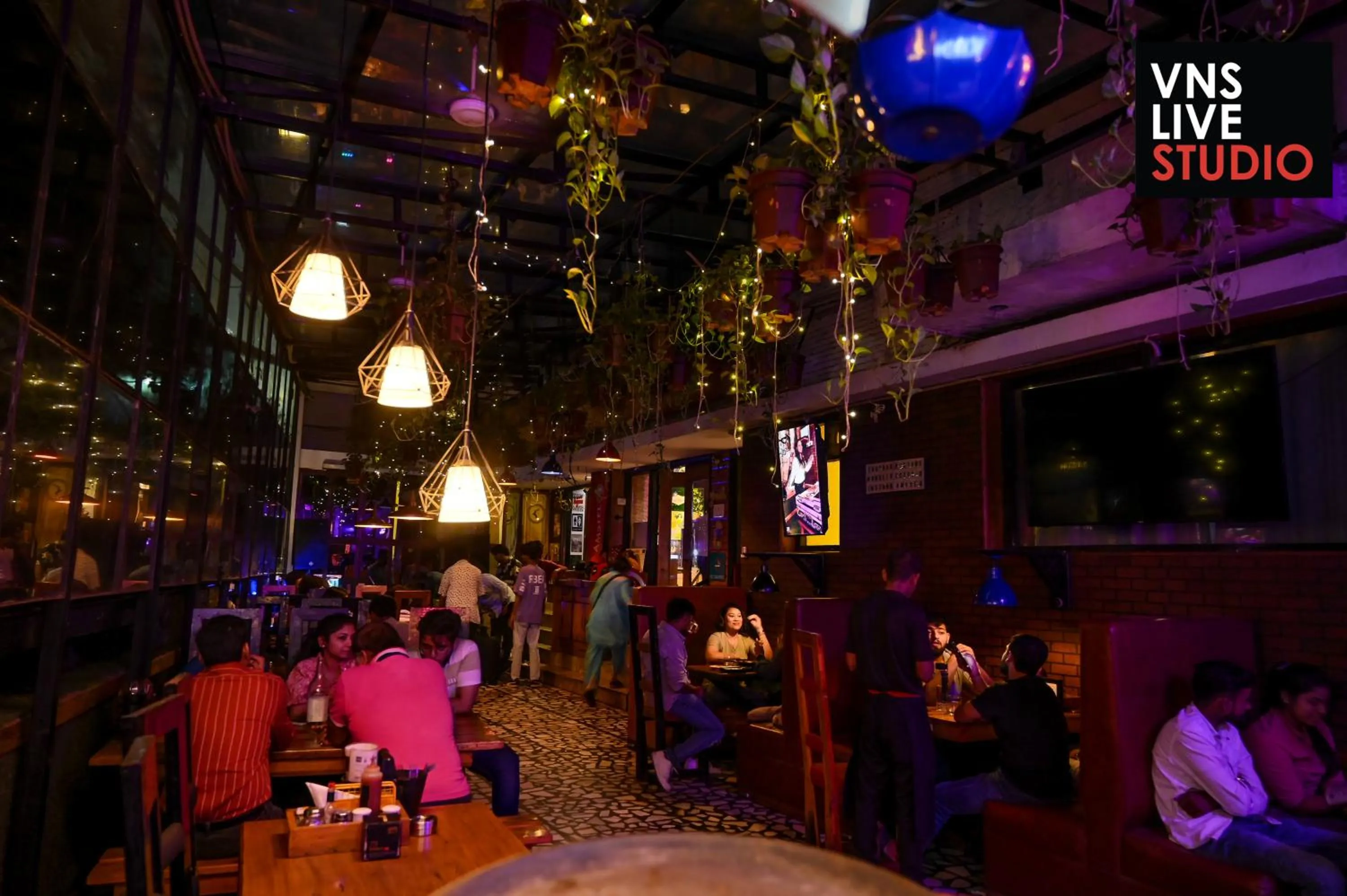 Restaurant/places to eat in HOTEL VARUNA