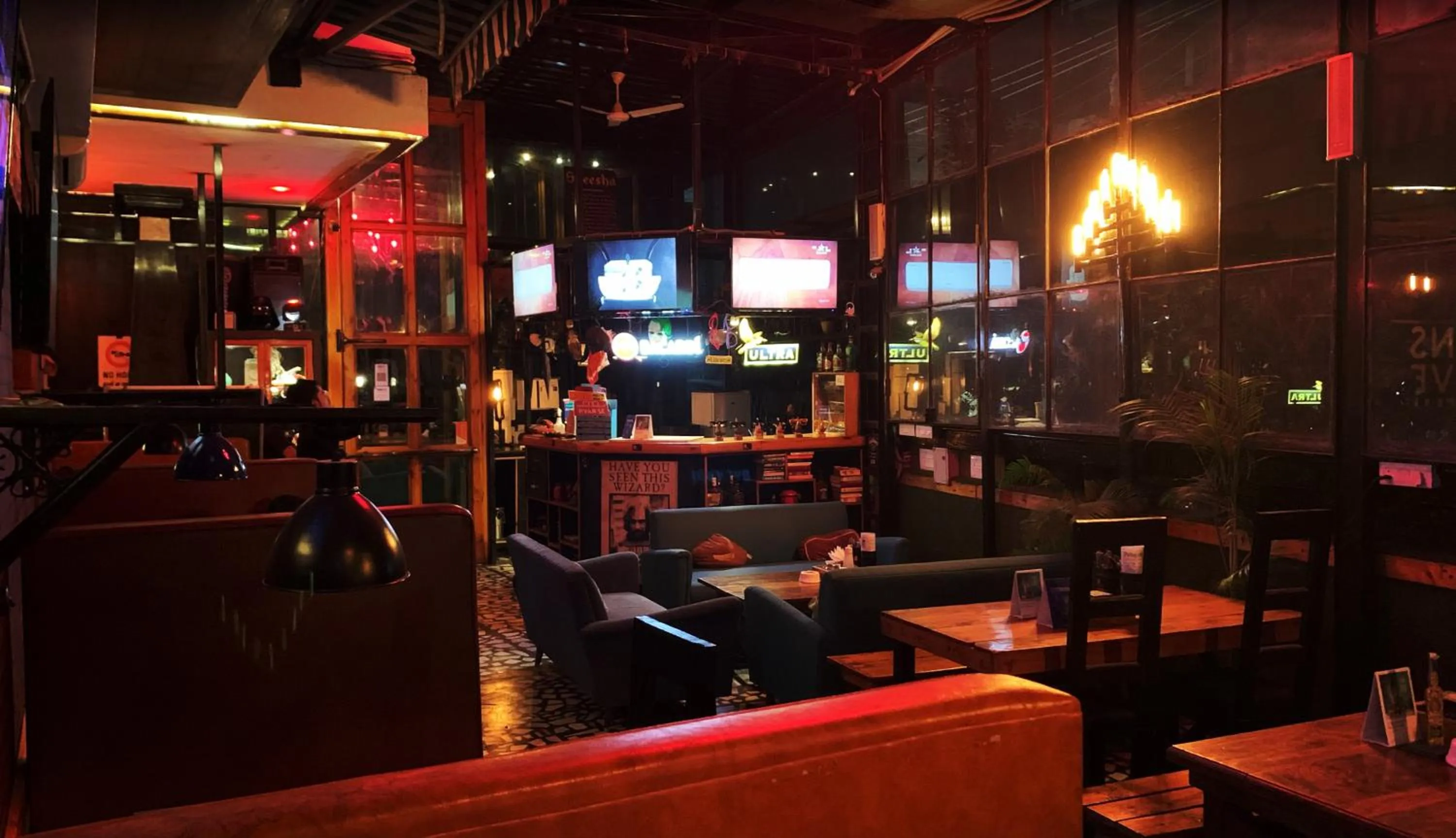 Restaurant/places to eat in HOTEL VARUNA