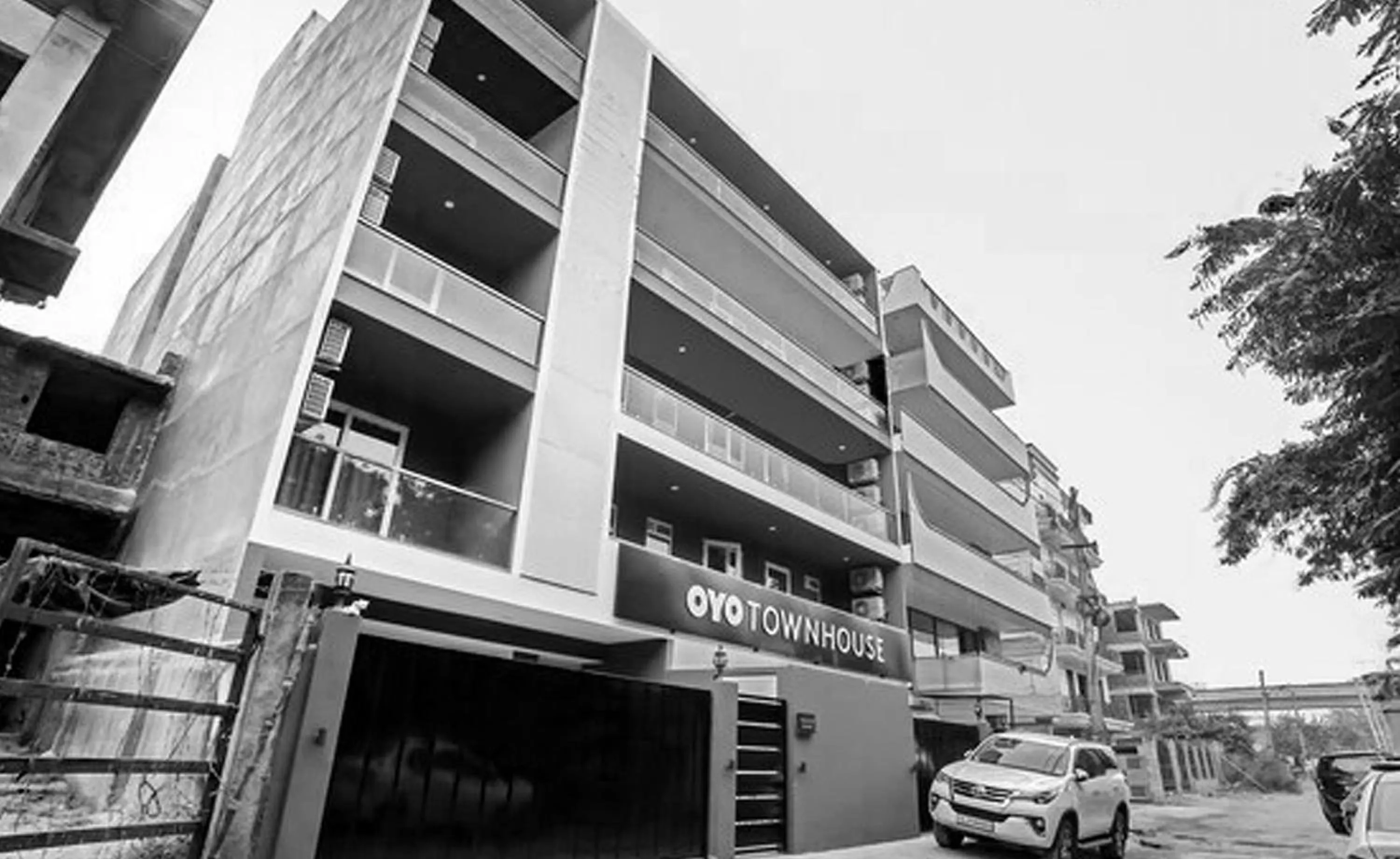 Facade/entrance in Super Townhouse Near Appu Ghar