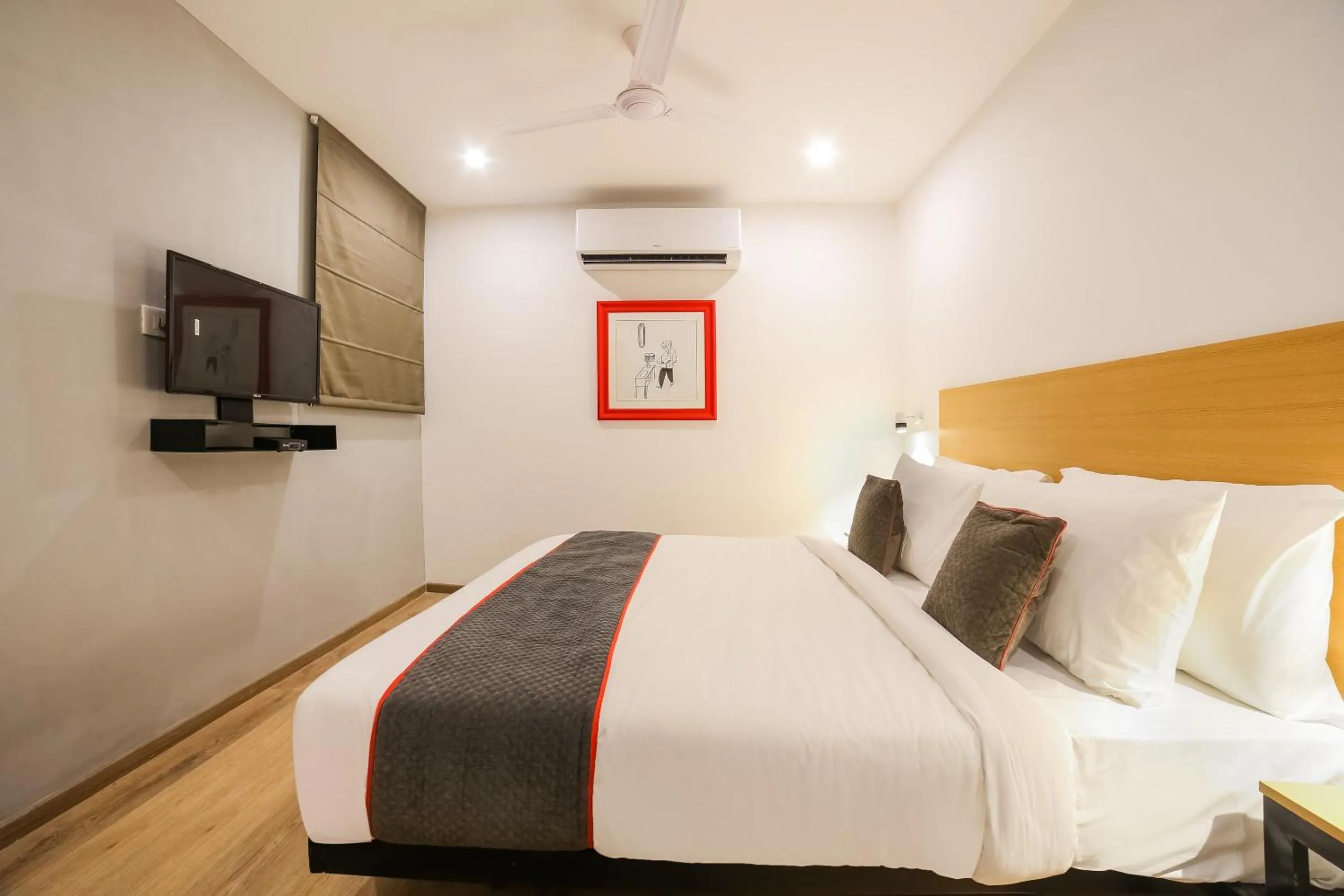 Bedroom, Bed in Super Townhouse Near Appu Ghar