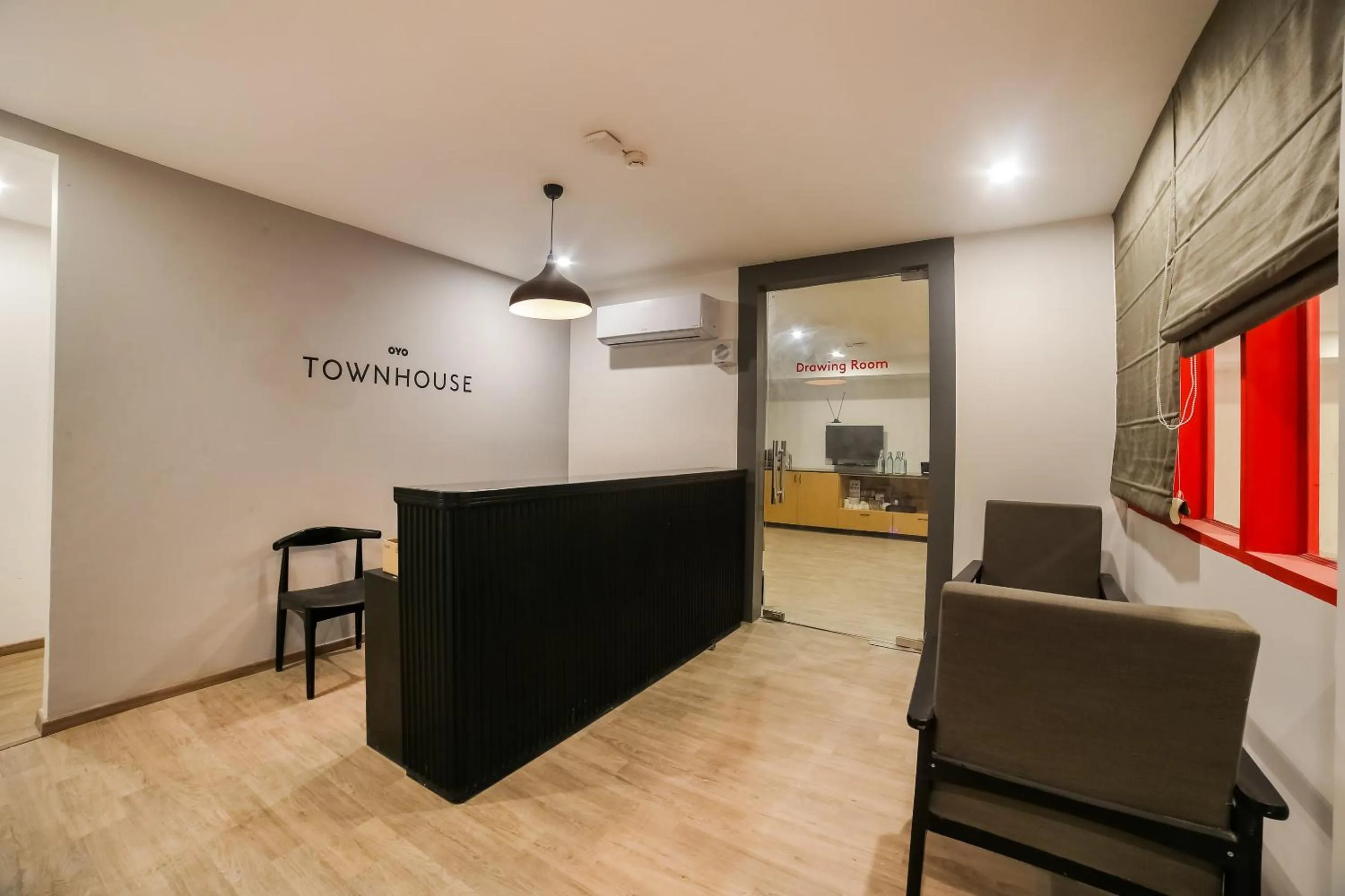 Lobby or reception in Super Townhouse Near Appu Ghar