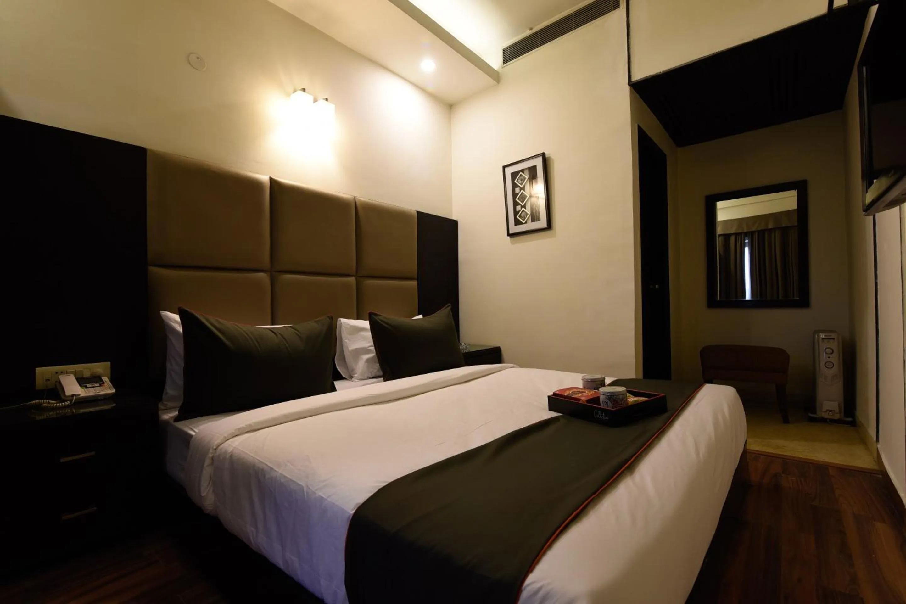 Bedroom, Bed in Hotel O Venkata Sai Sadan Mathrusree Nagar