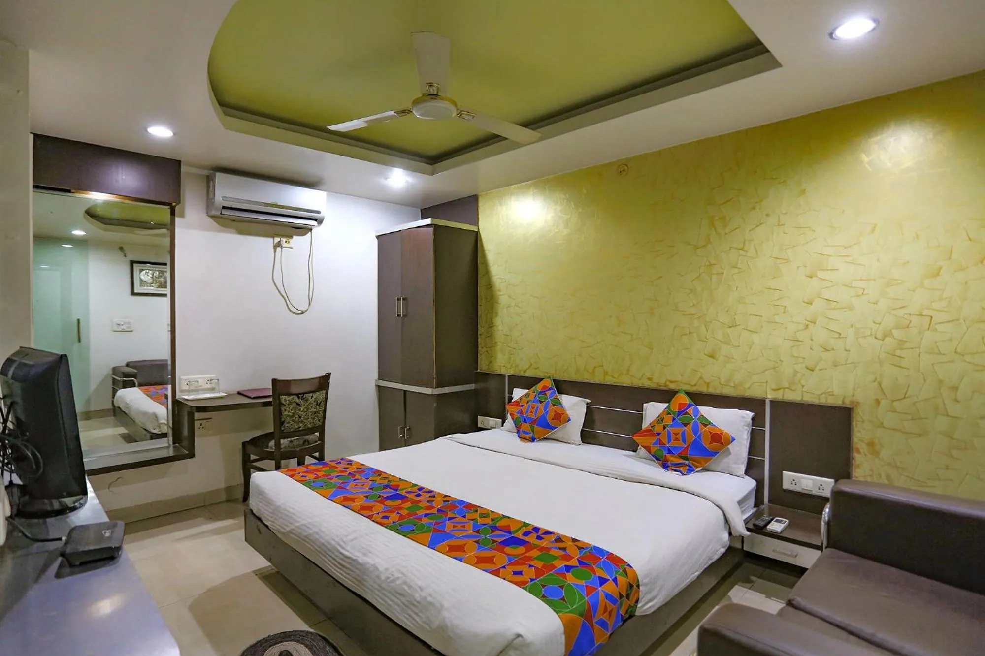 Bed in FabHotel Midland