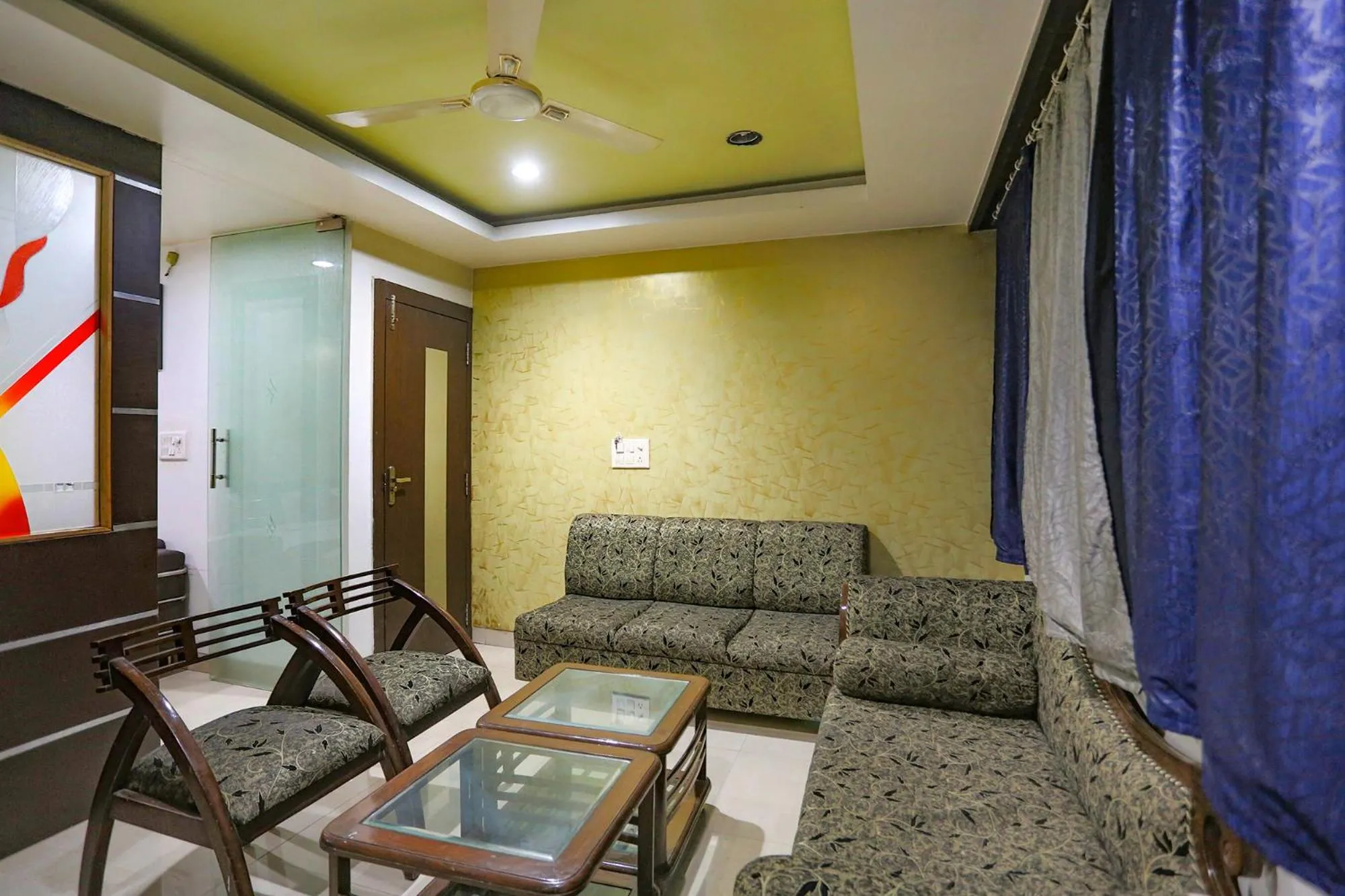 Seating area in FabHotel Midland