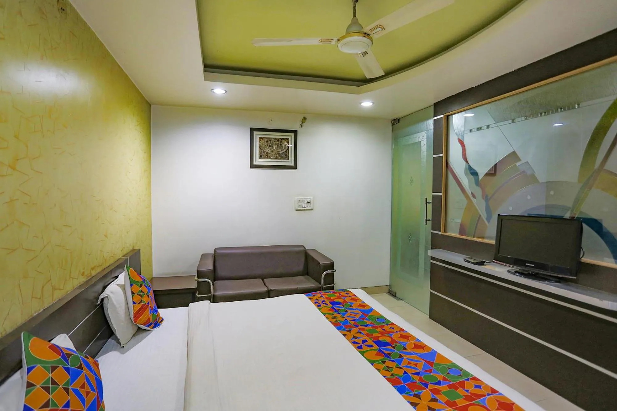 Bed in FabHotel Midland