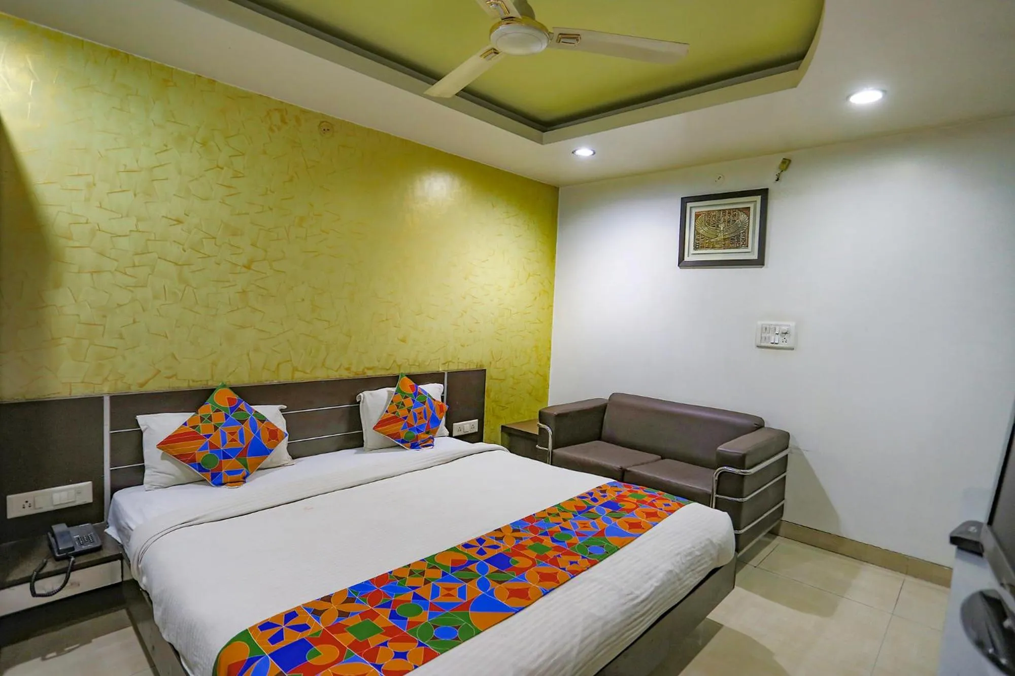 Bed in FabHotel Midland