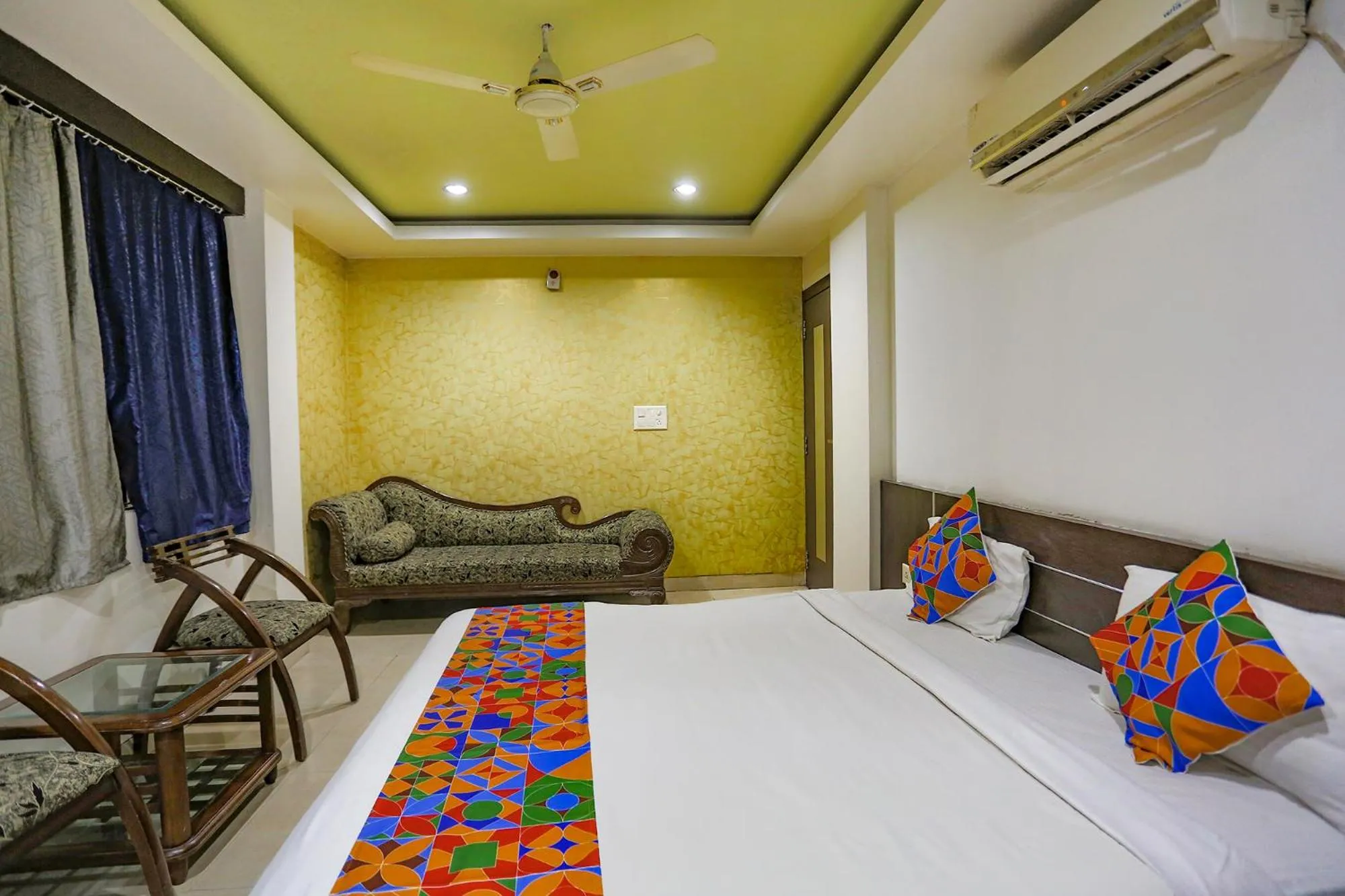 Bed in FabHotel Midland