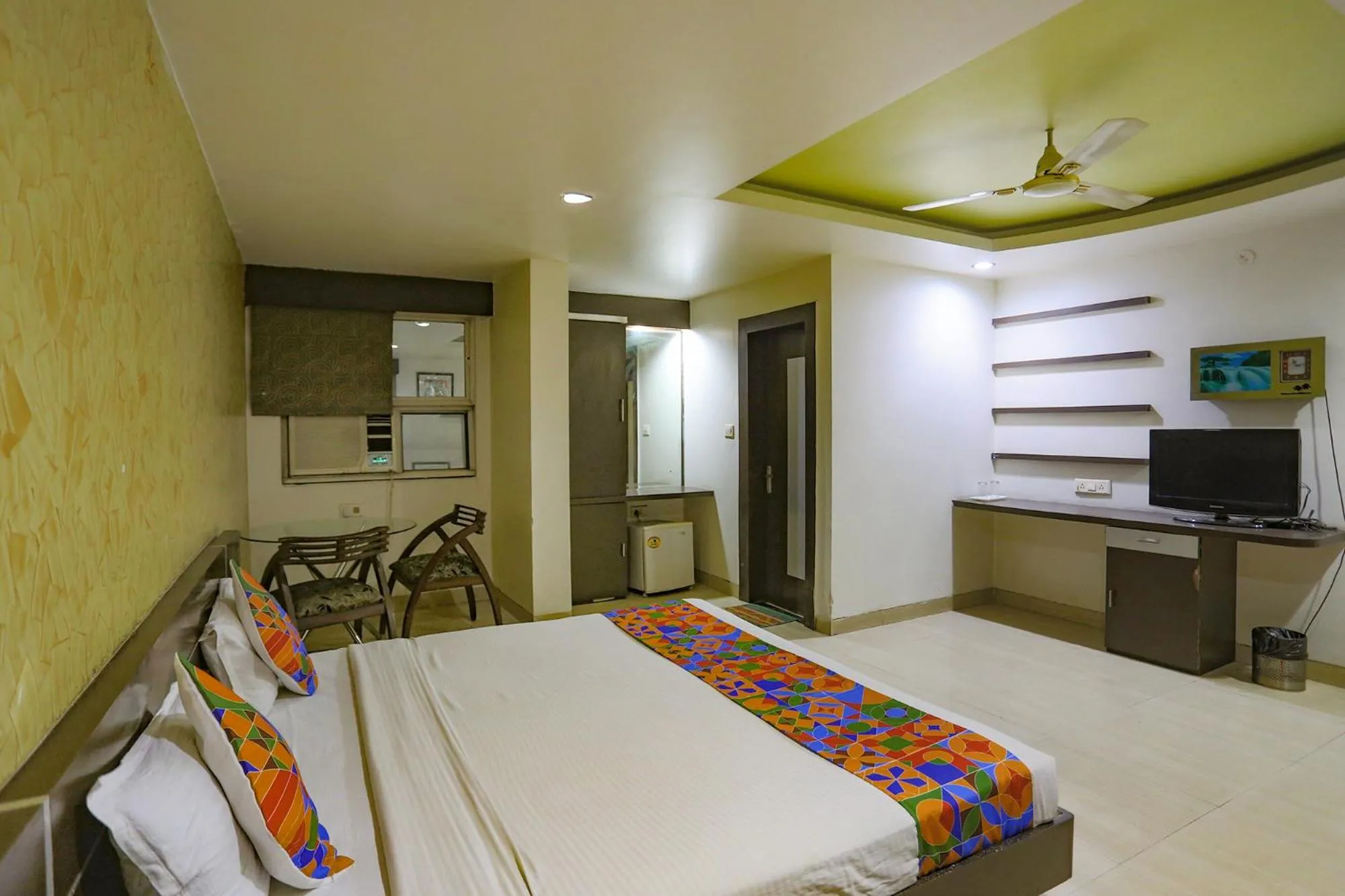 Bed in FabHotel Midland