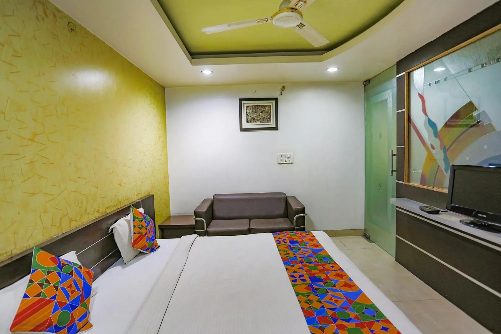 Bed in FabHotel Midland