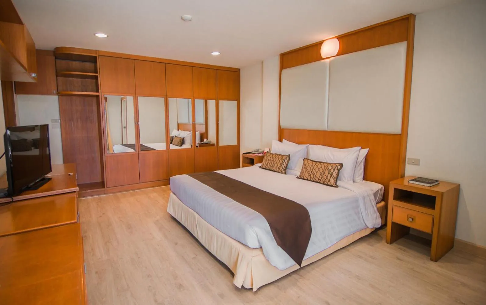 Bedroom, Bed in Pacific Park Hotel