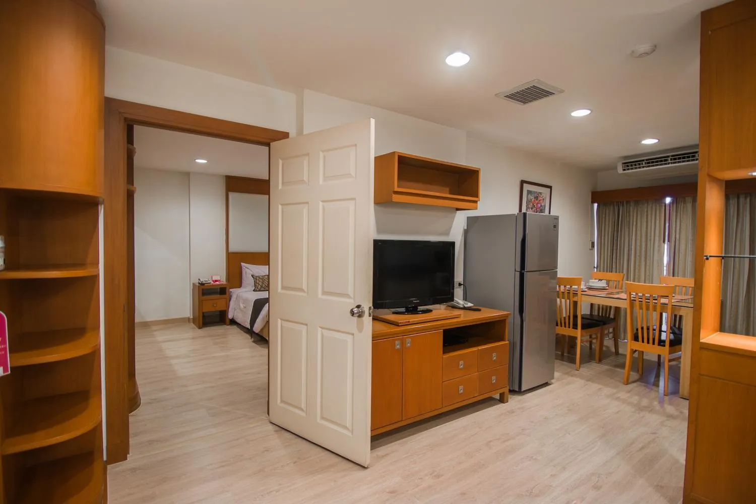 TV and multimedia in Pacific Park Hotel