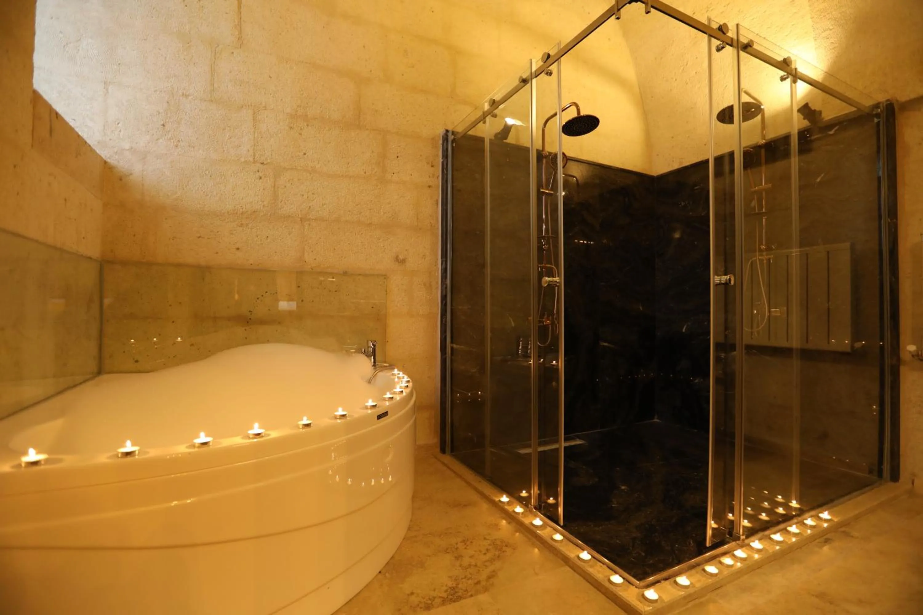 Toilet in Hancı Cave Hotel