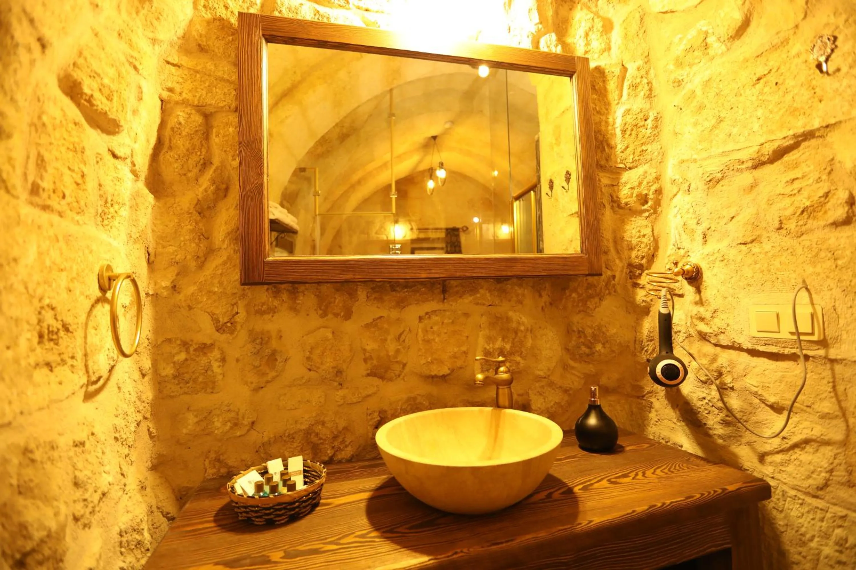 Bathroom in Hancı Cave Hotel