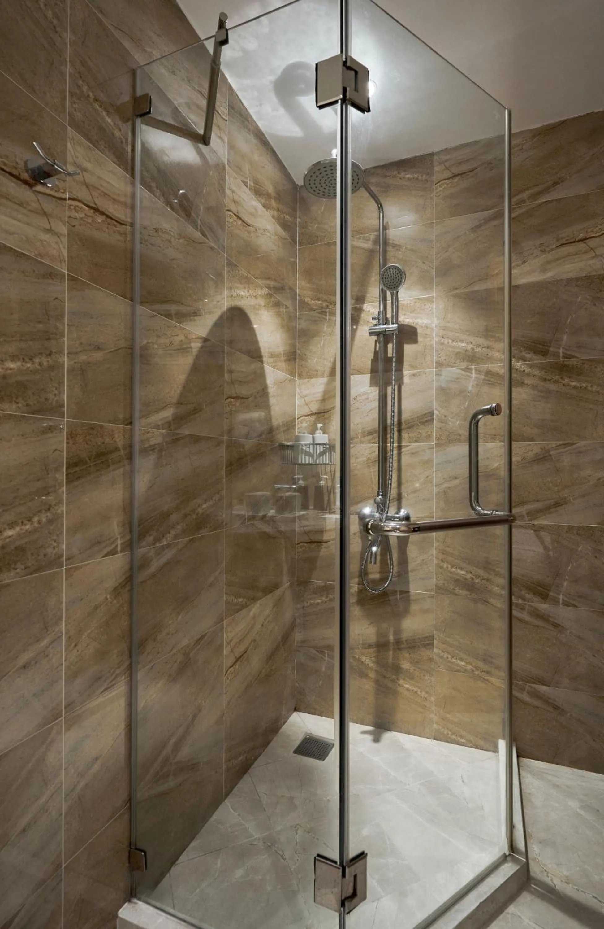 Shower in Sky Gem Hotel Sora