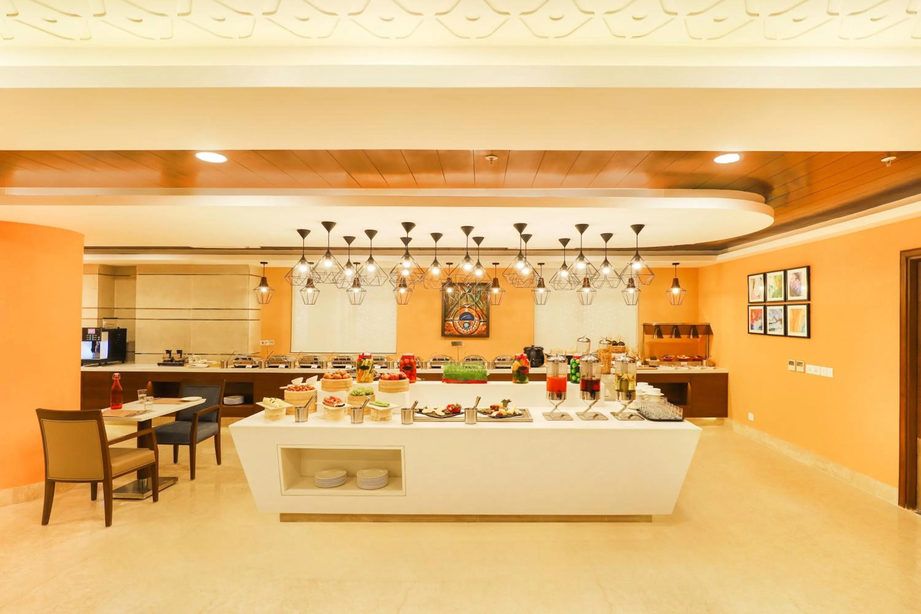 Restaurant/places to eat in Lemon Tree Hotel, Aligarh
