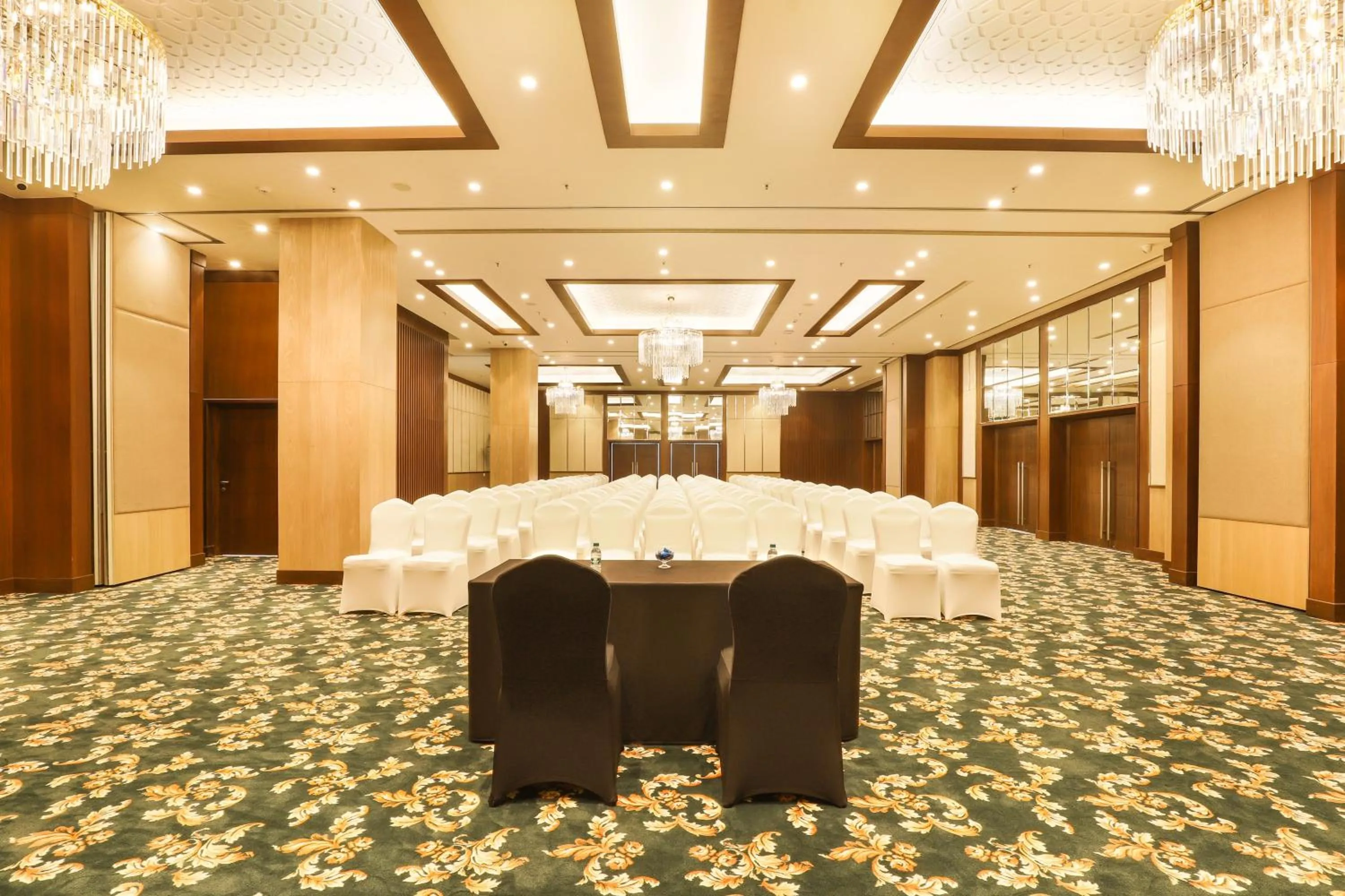 Banquet/Function facilities in Lemon Tree Hotel, Aligarh