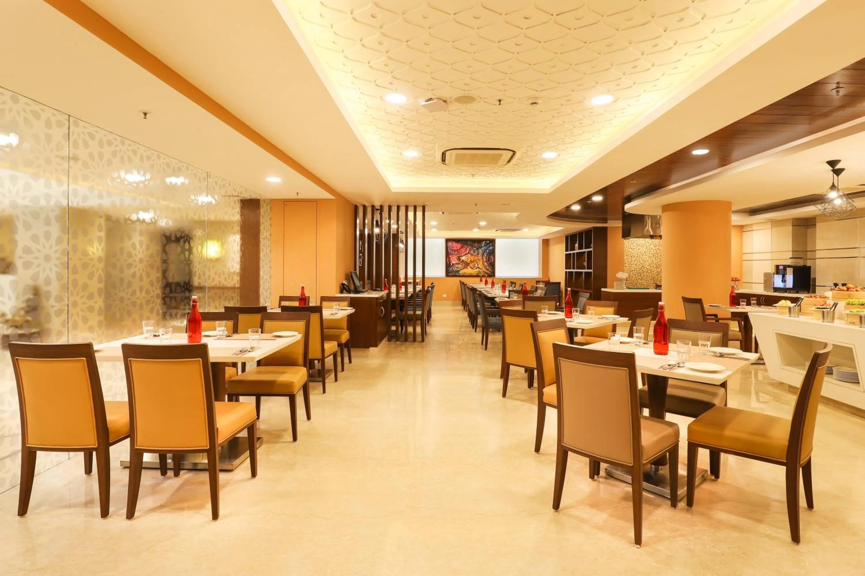 Restaurant/places to eat in Lemon Tree Hotel, Aligarh