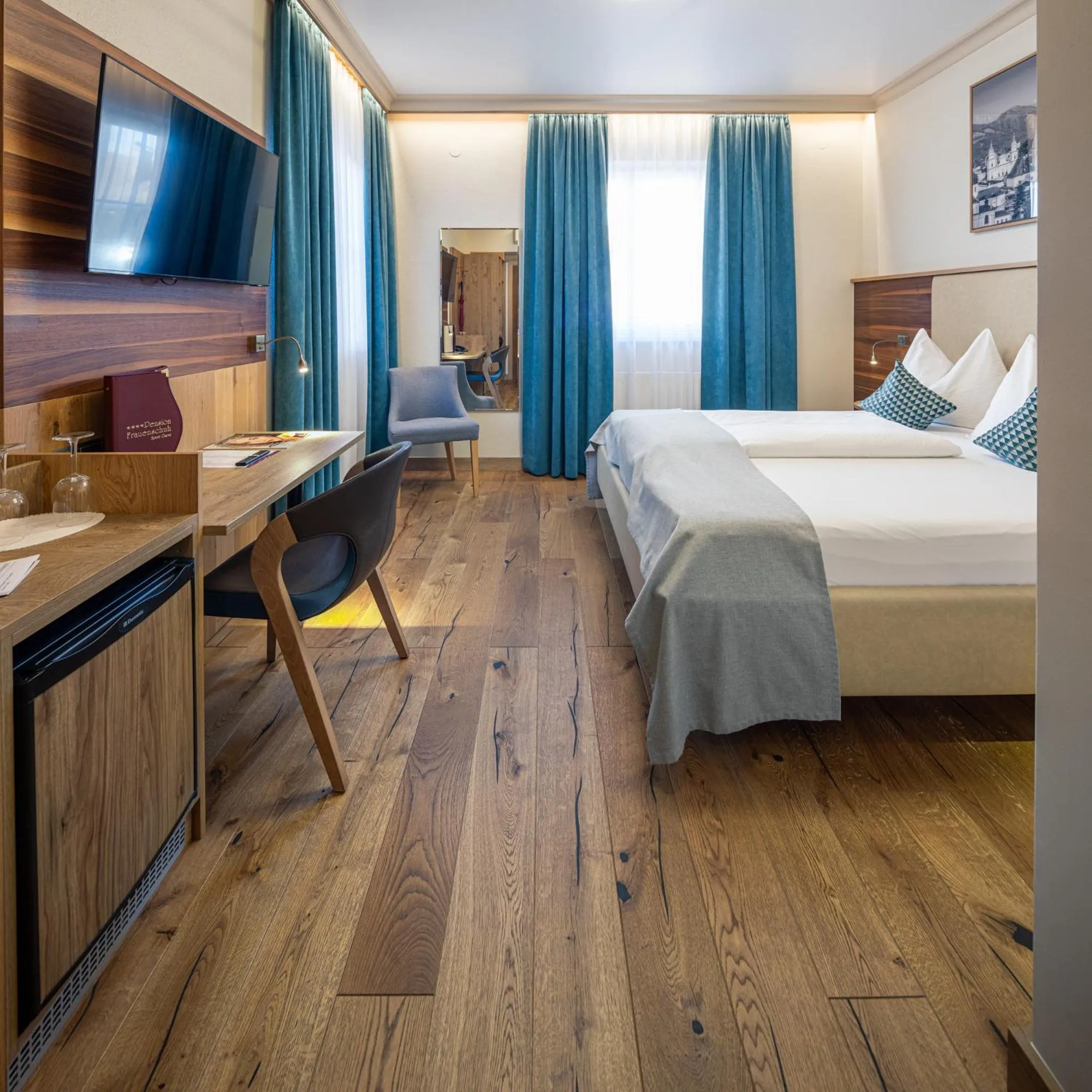 Photo of the whole room, Bed in Design Hotel Frauenschuh