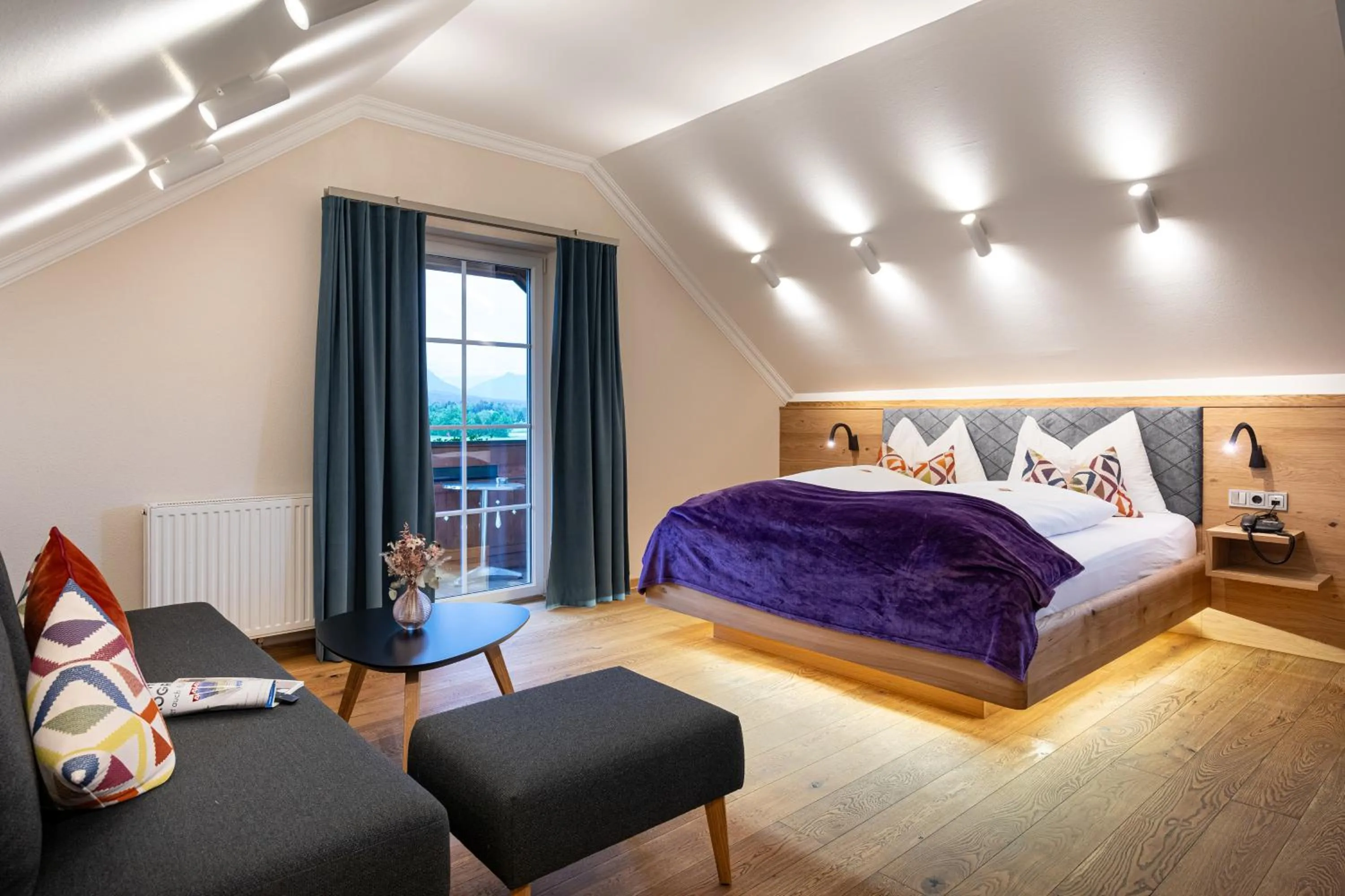 Photo of the whole room, Bed in Design Hotel Frauenschuh