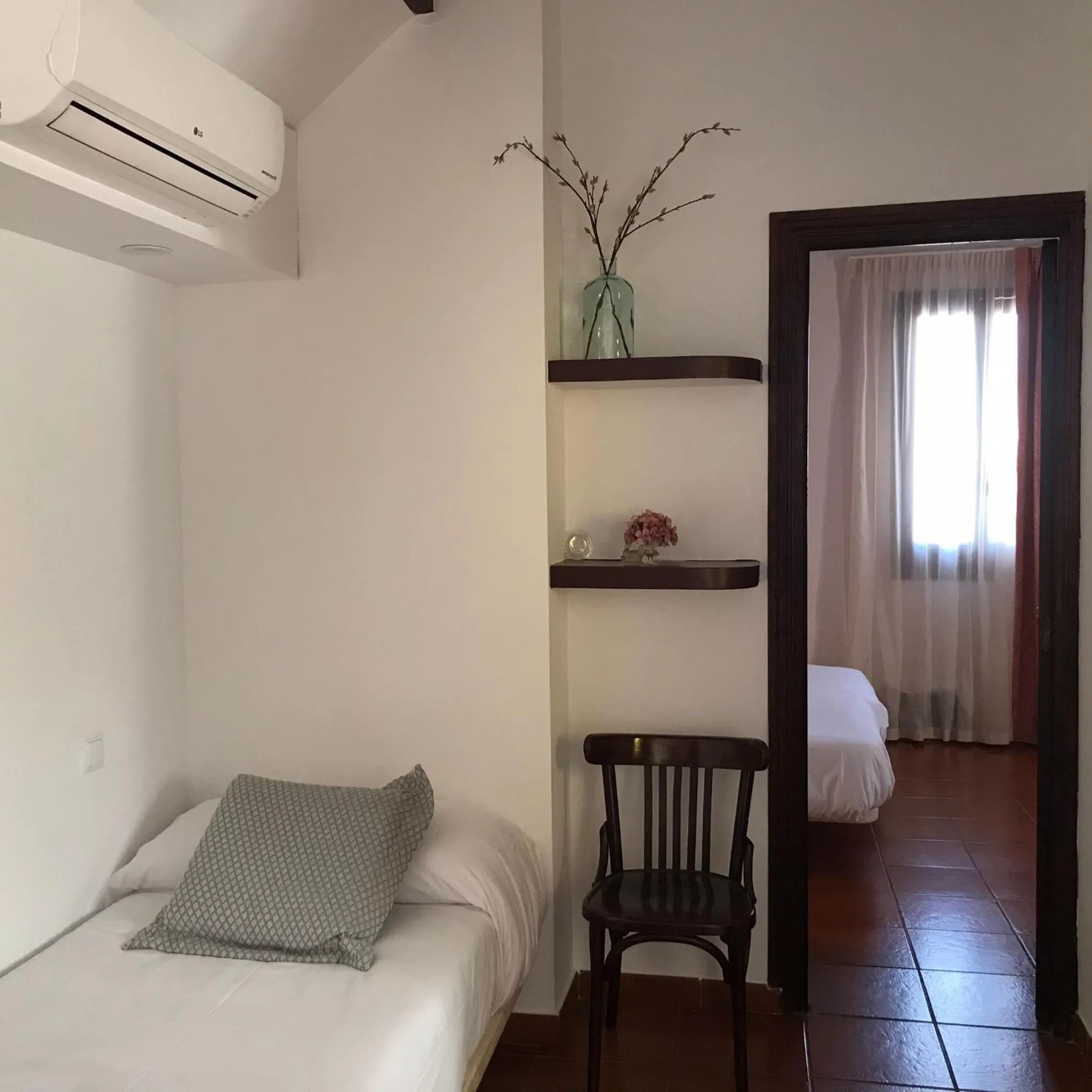 Photo of the whole room, Bed in Hostal León Dormido