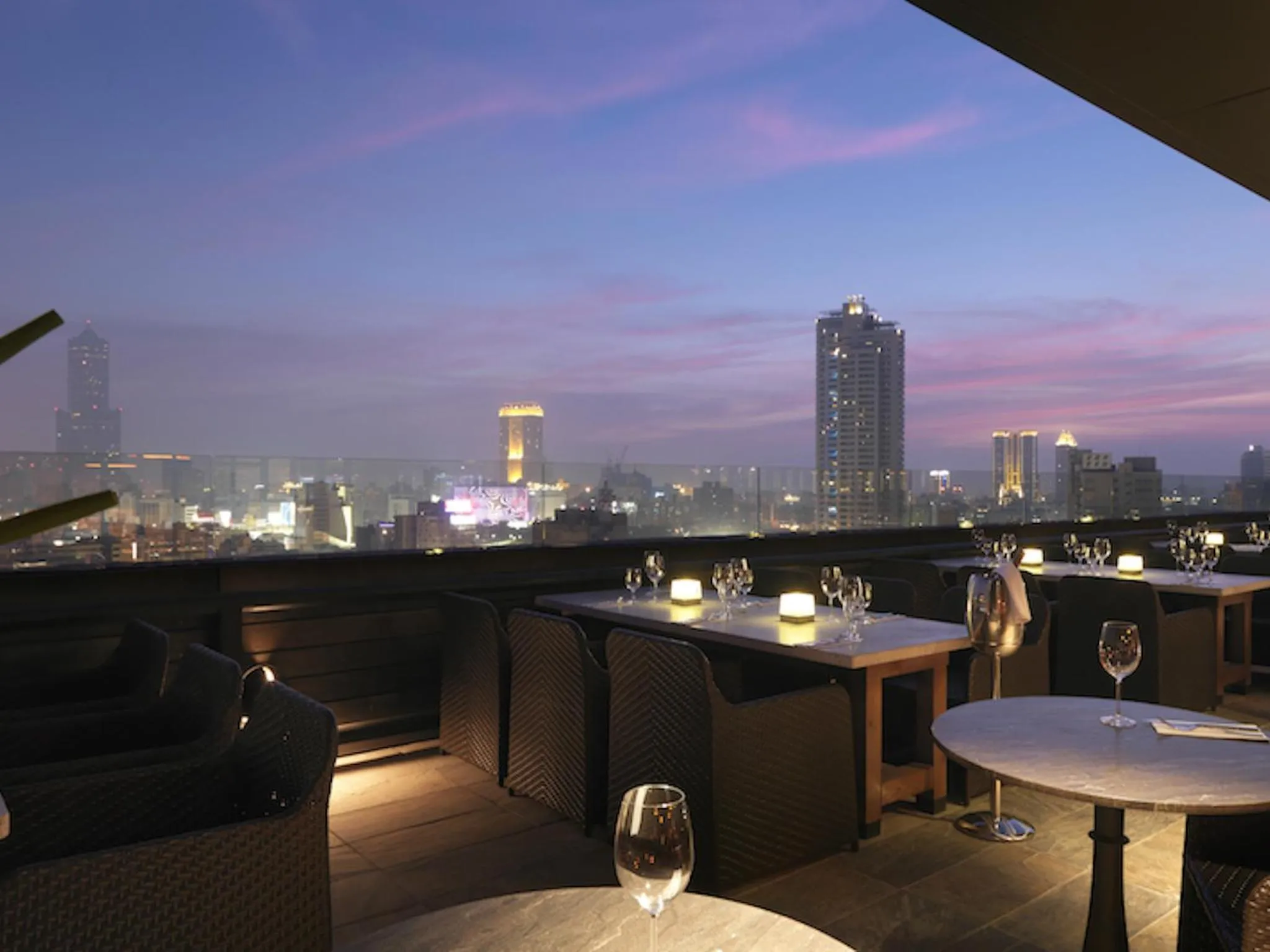 Restaurant/places to eat in Hotel Dùa