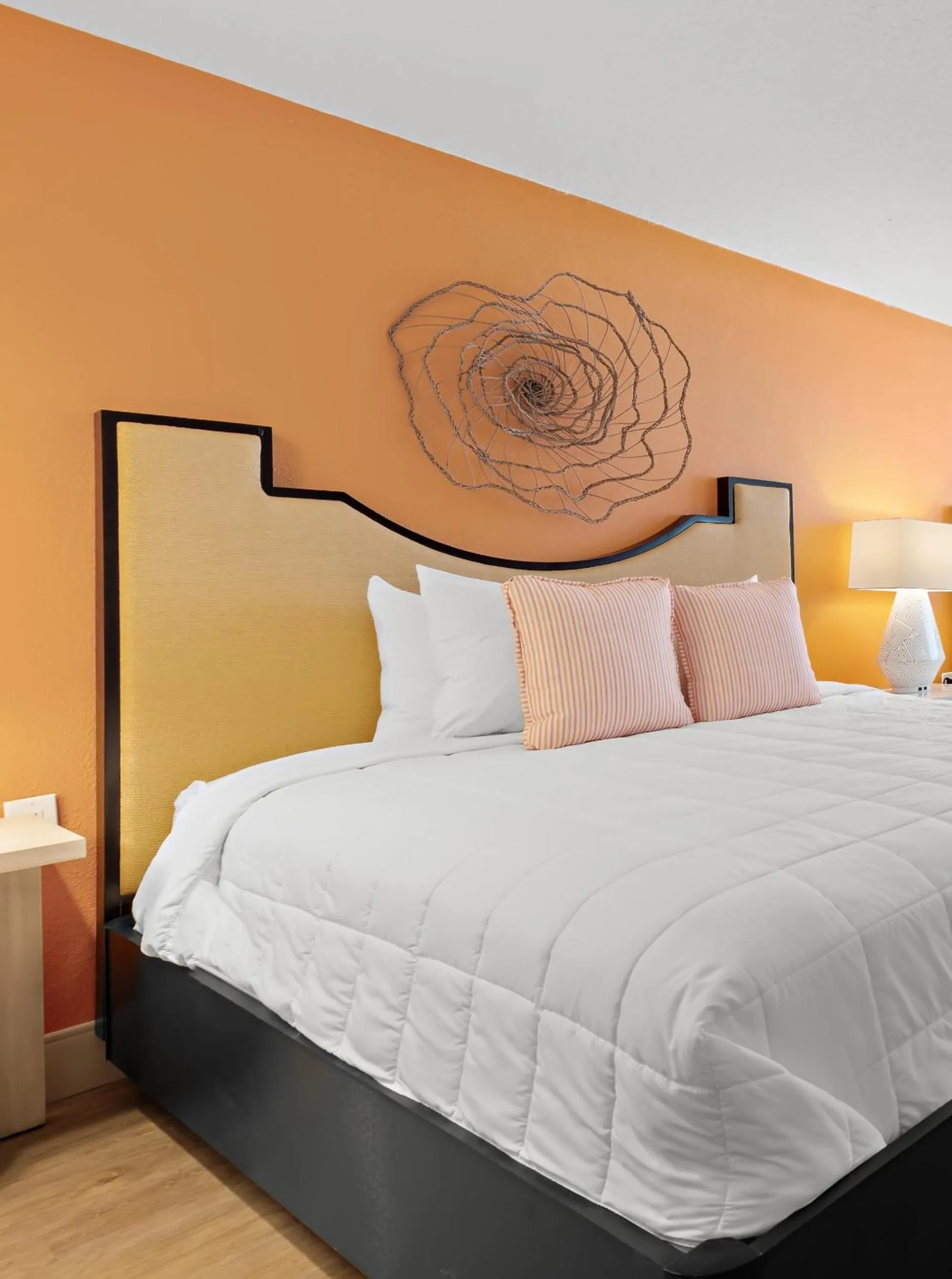 Bed in Bellwether Beach Resort